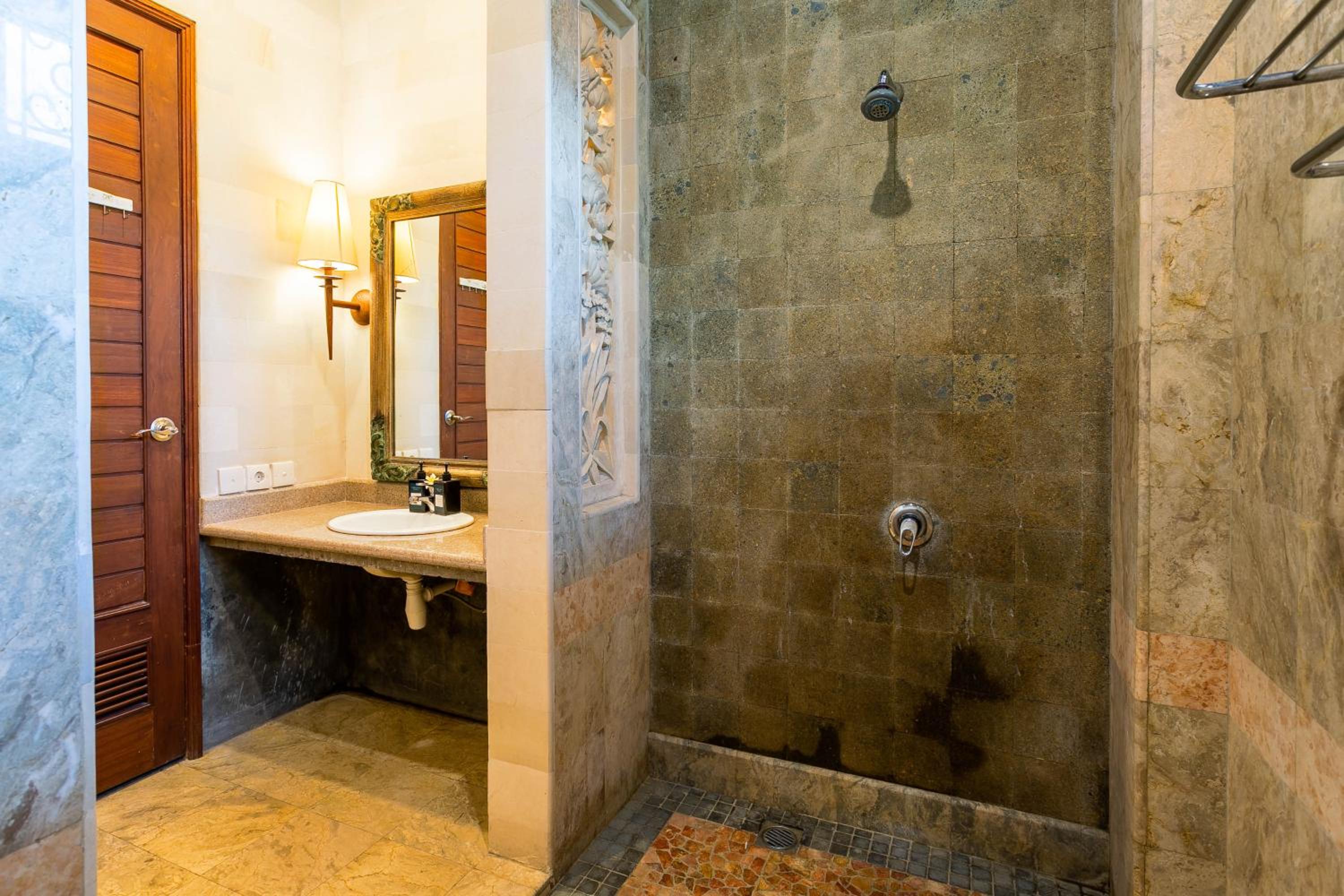 Family Suite - Photo 12