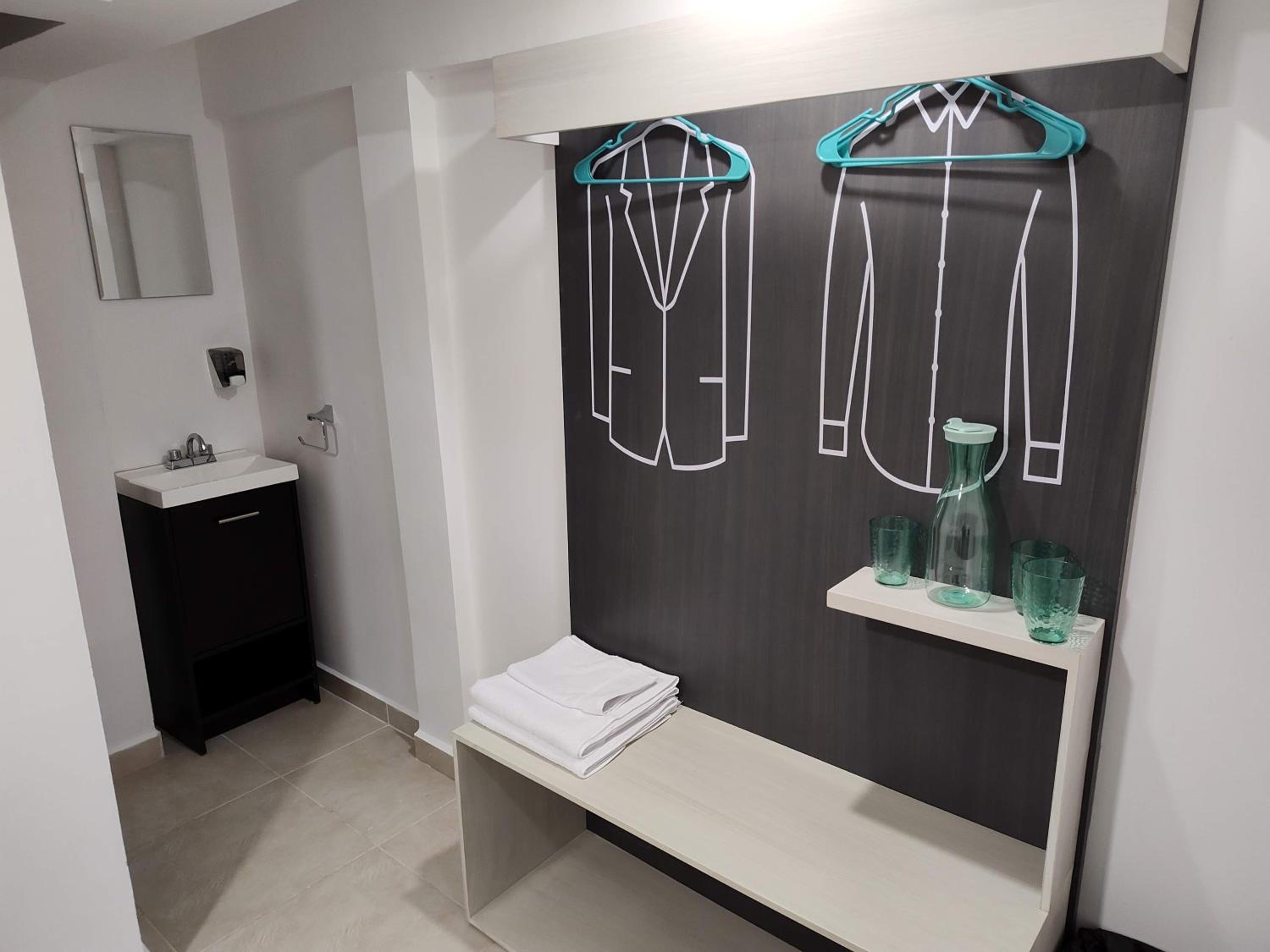 Triple Room with Private Bathroom photo 3
