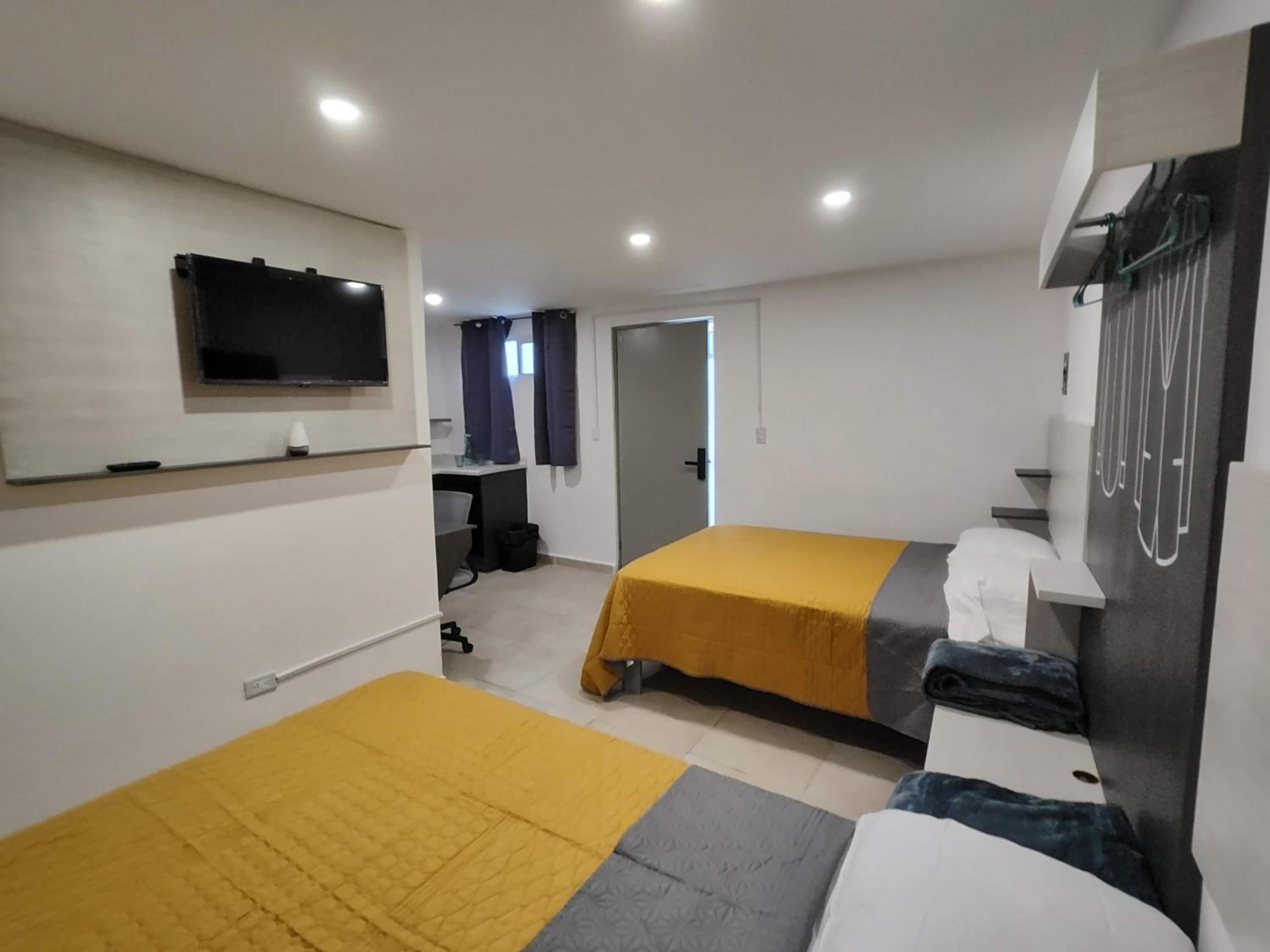 Quadruple Room with Bathroom photo 3