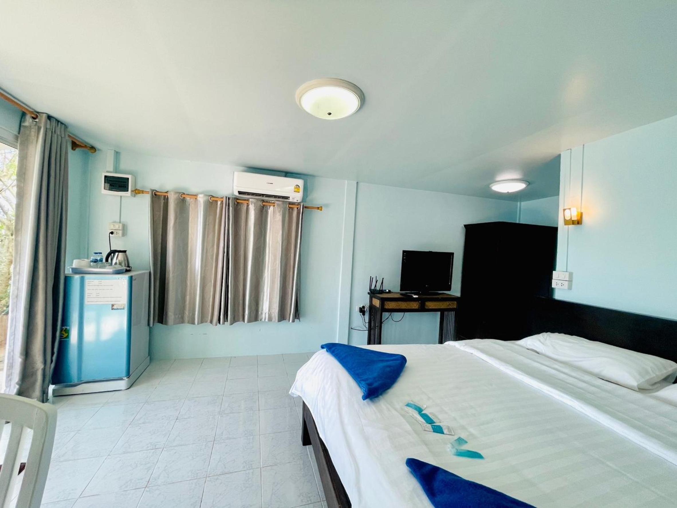 Deluxe Bungalow - Photo 2