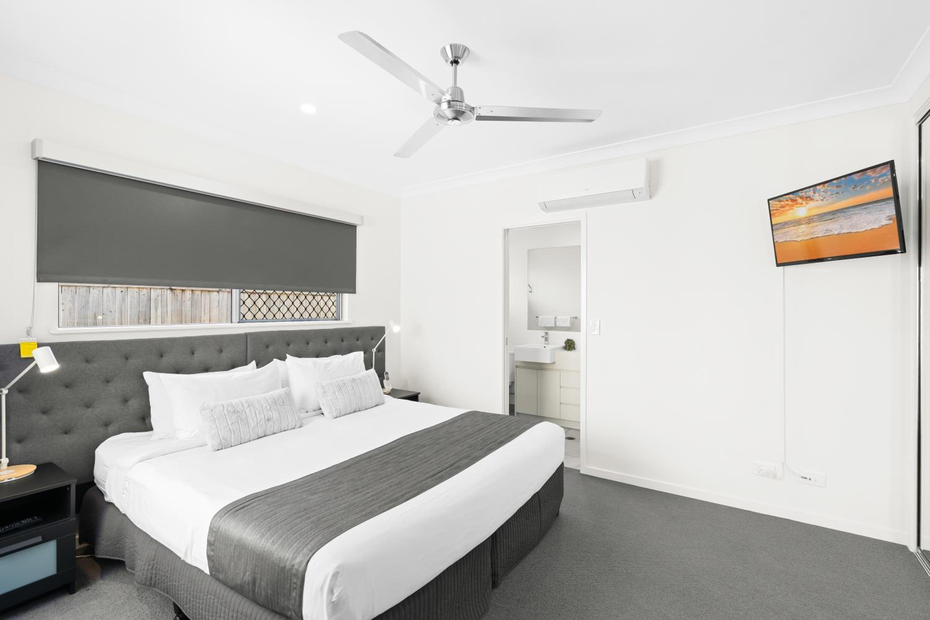 Three-Bedroom Villa photo 1