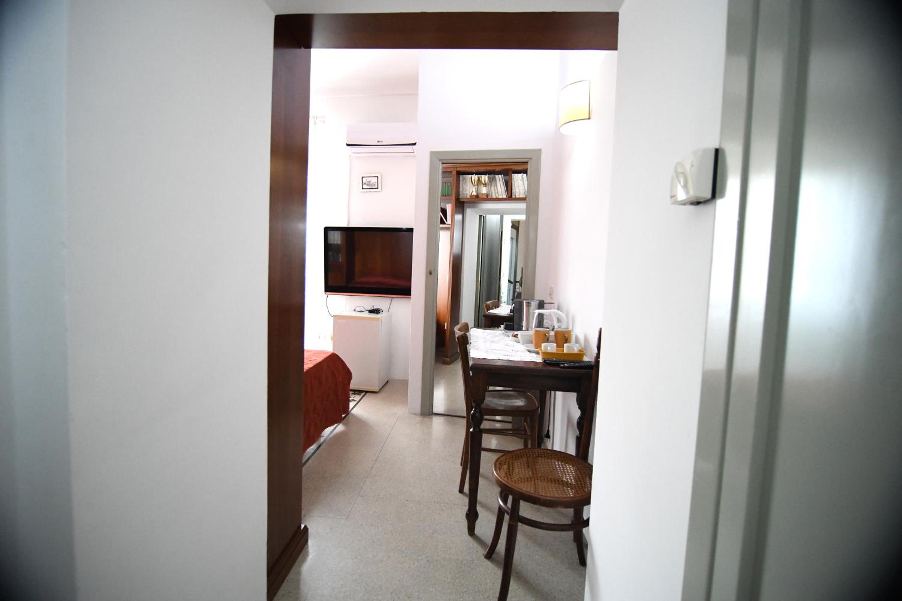 Double Room with Private Bathroom photo 1
