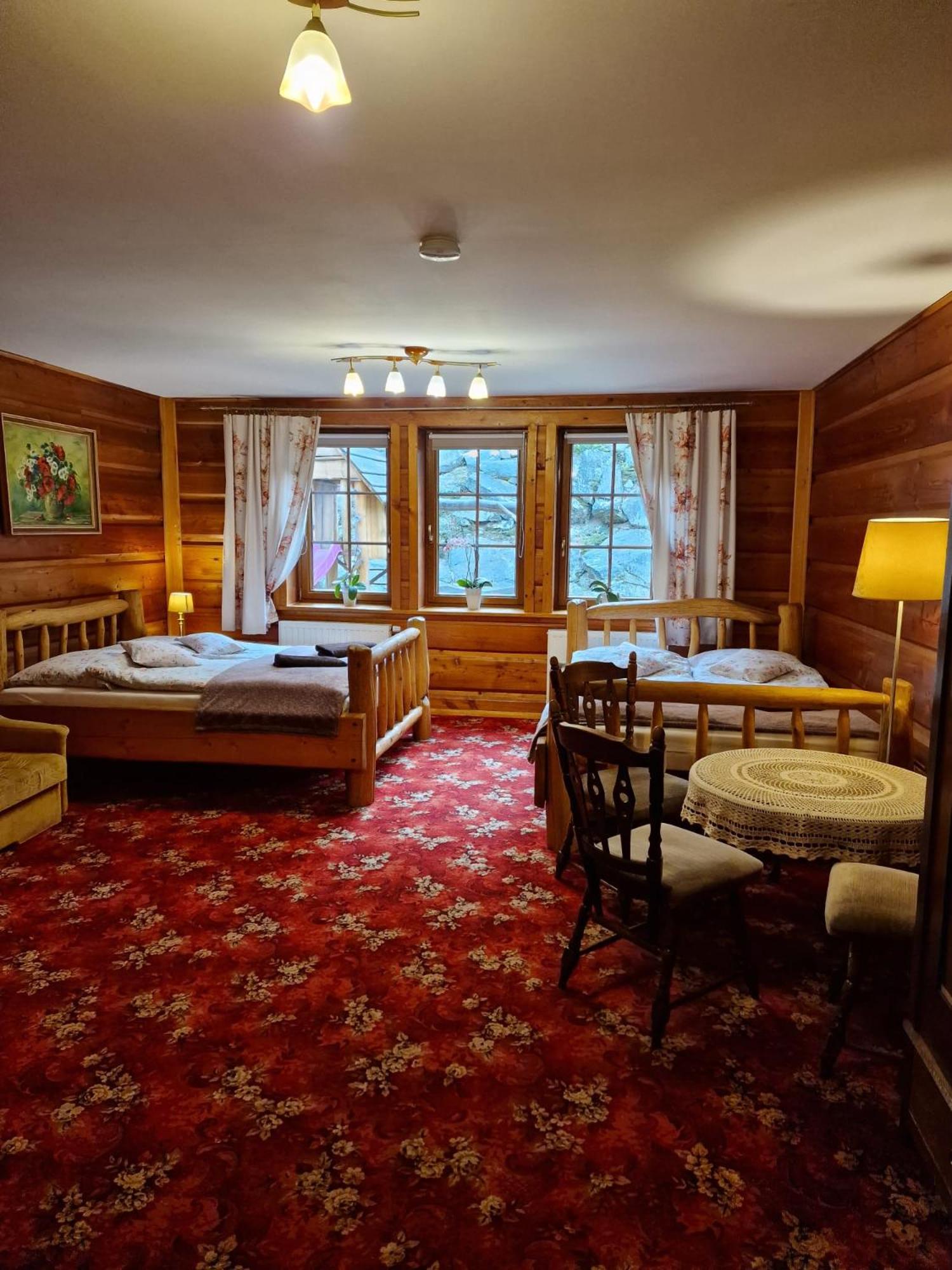 Quadruple Room with Private Bathroom photo 1