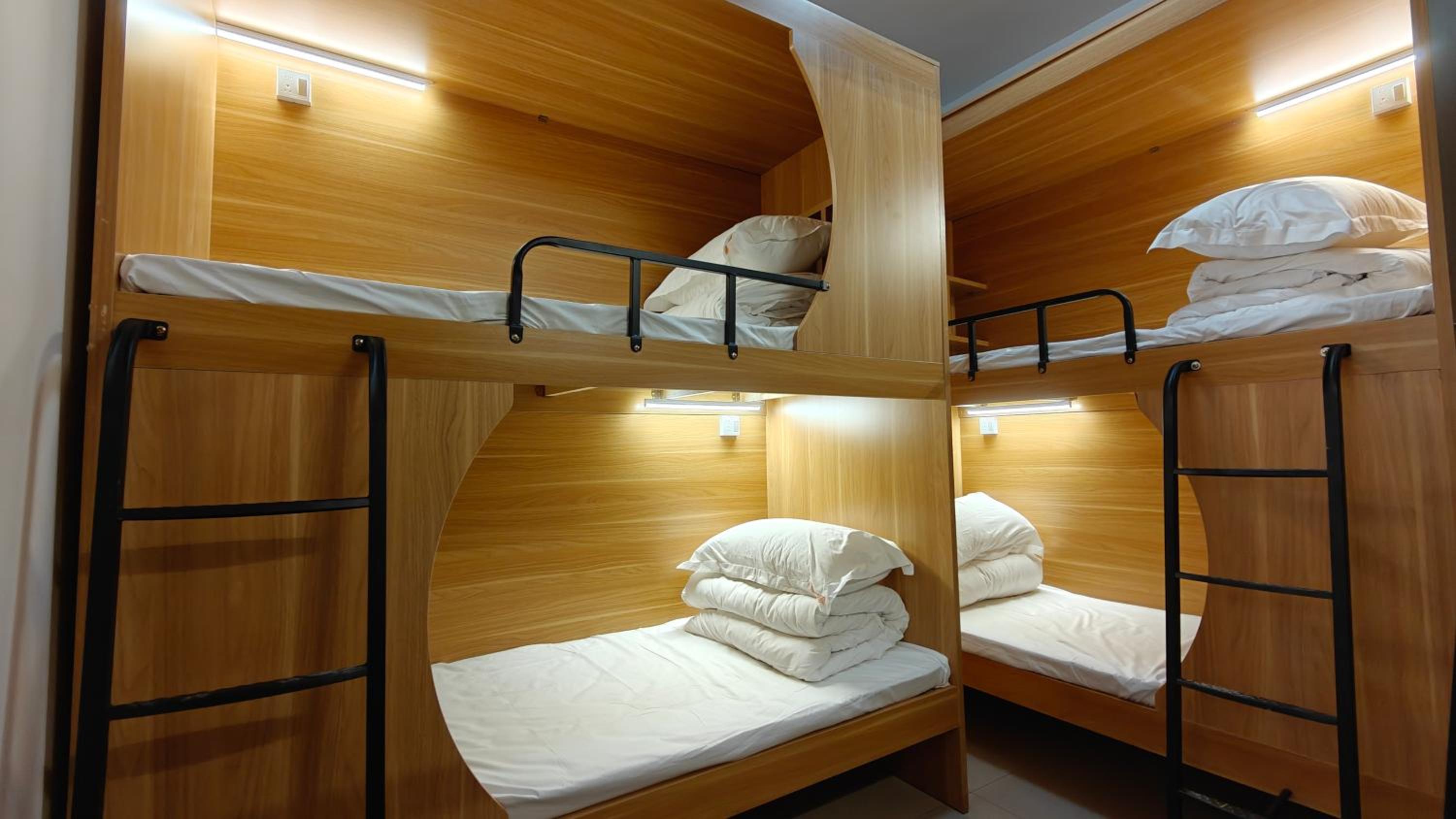 Single Bed in Dormitory Room photo 1