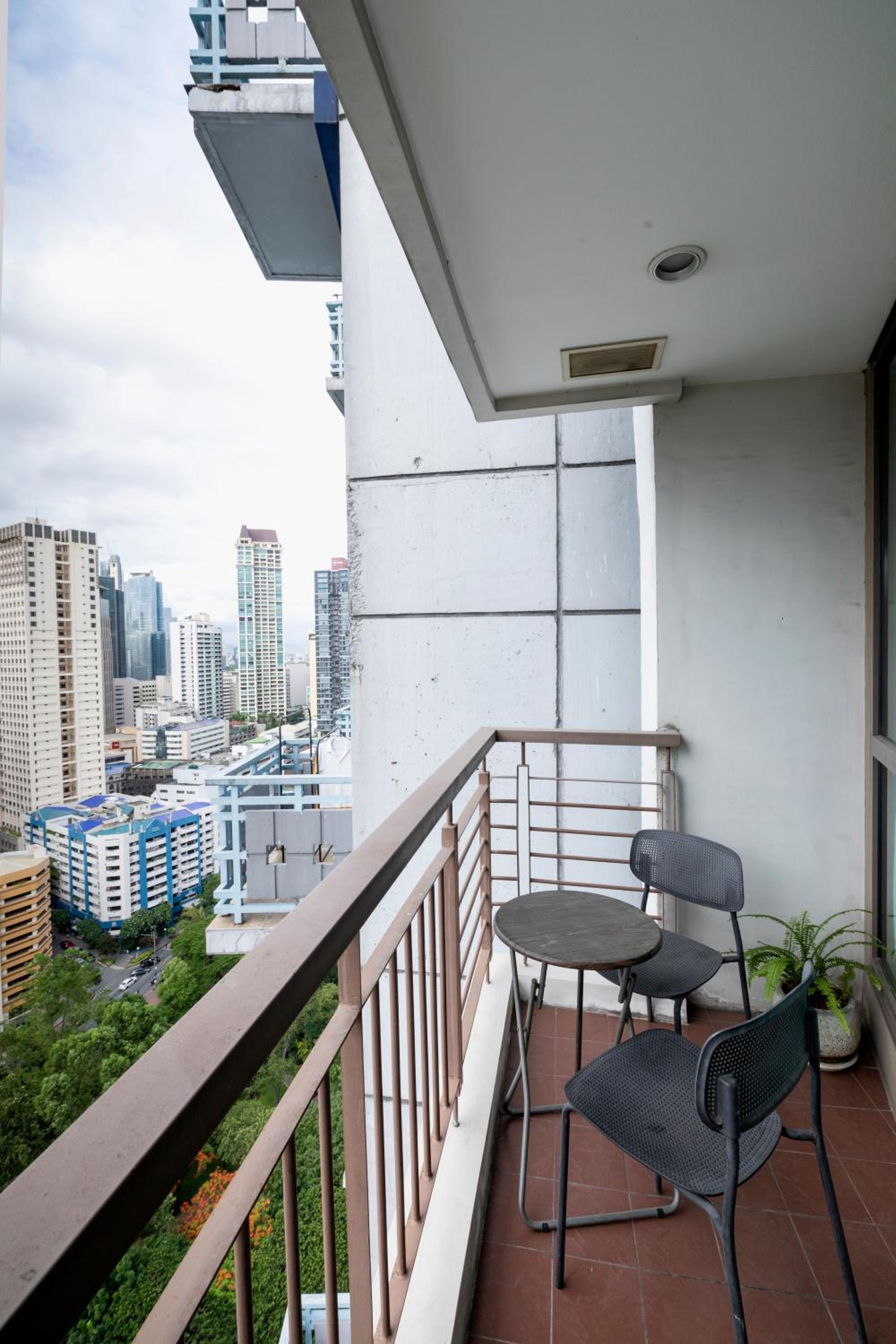 Studio with Balcony - Photo 9