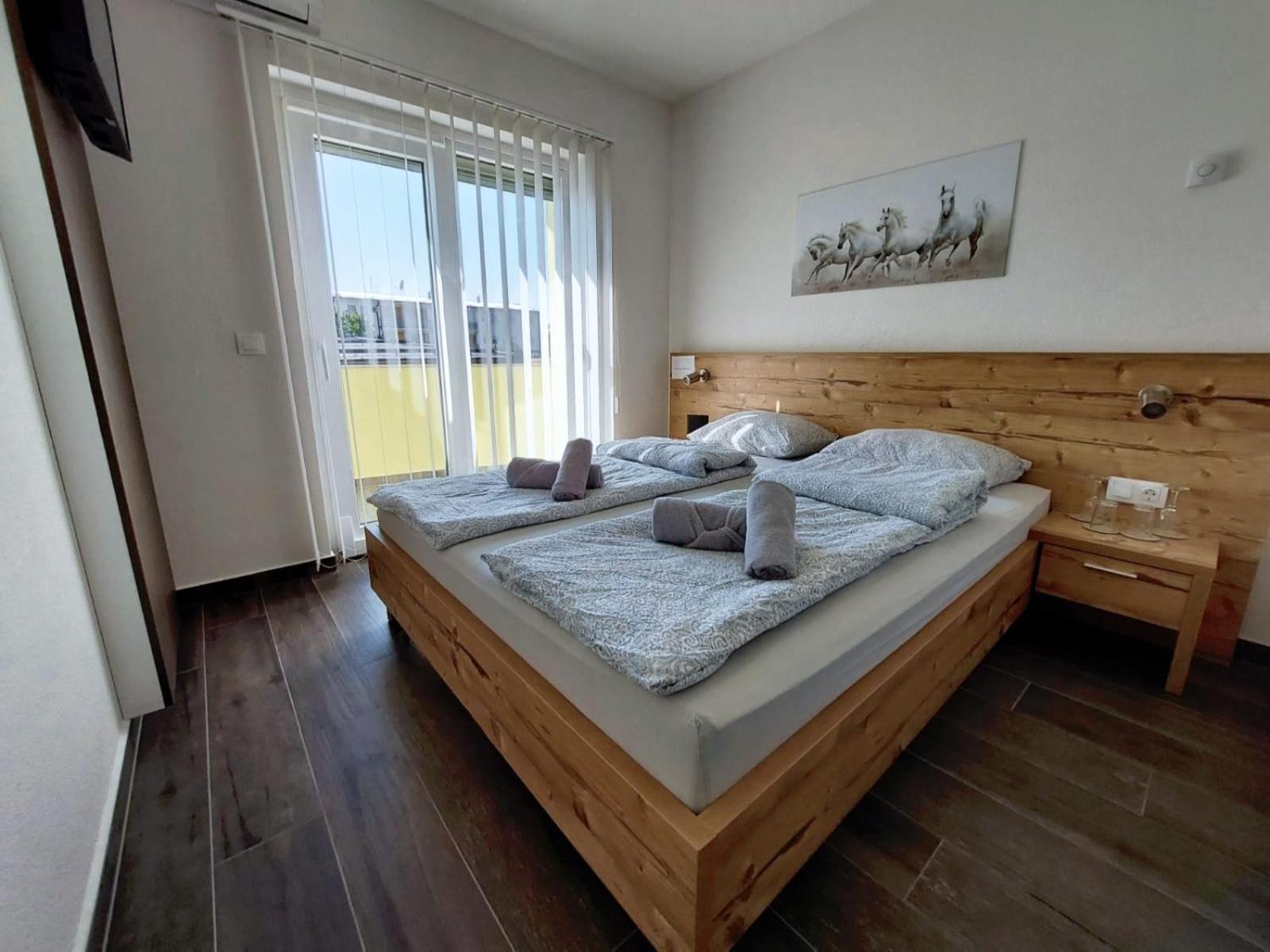 One-Bedroom Apartment photo 2