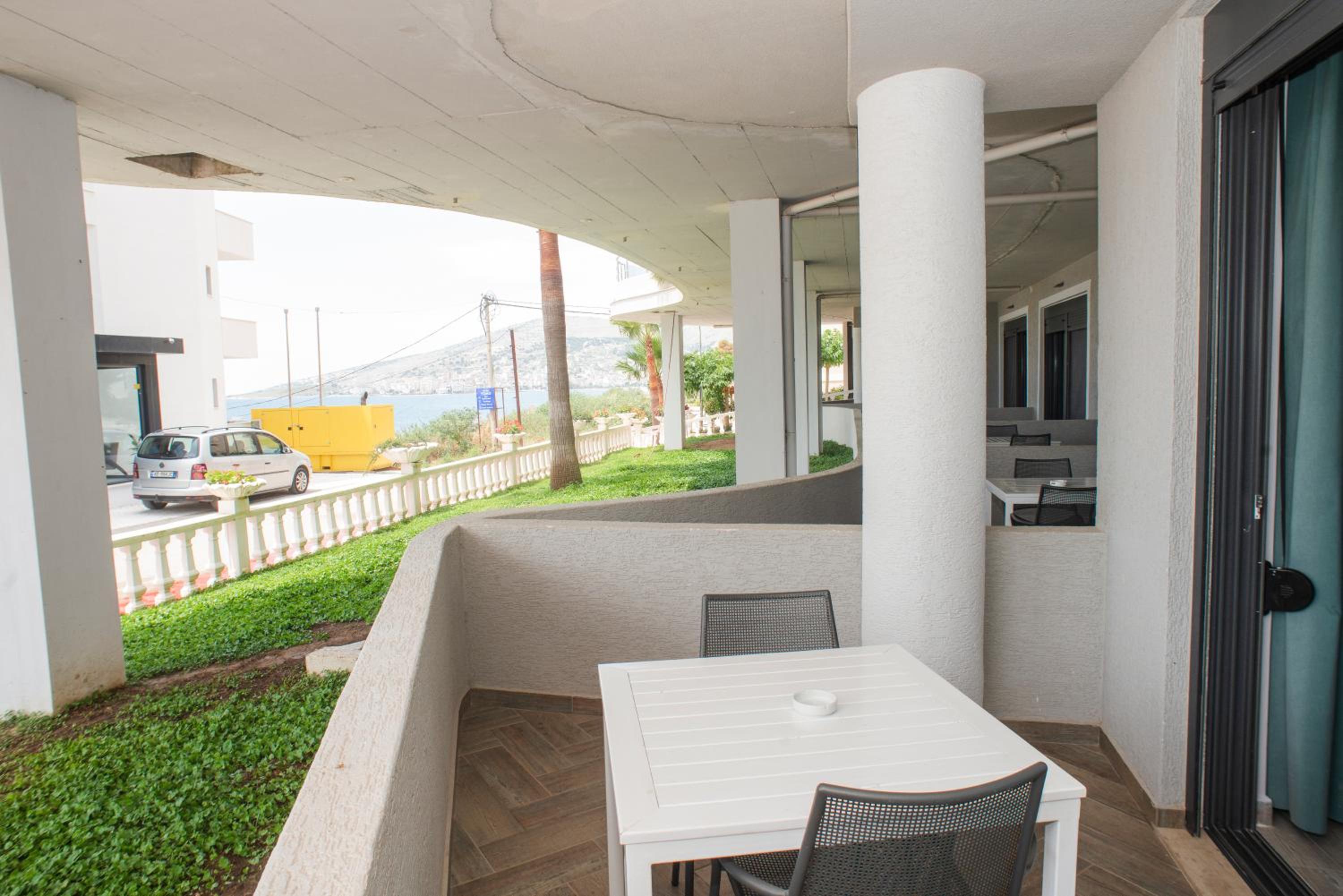 Family Room with Balcony photo 2
