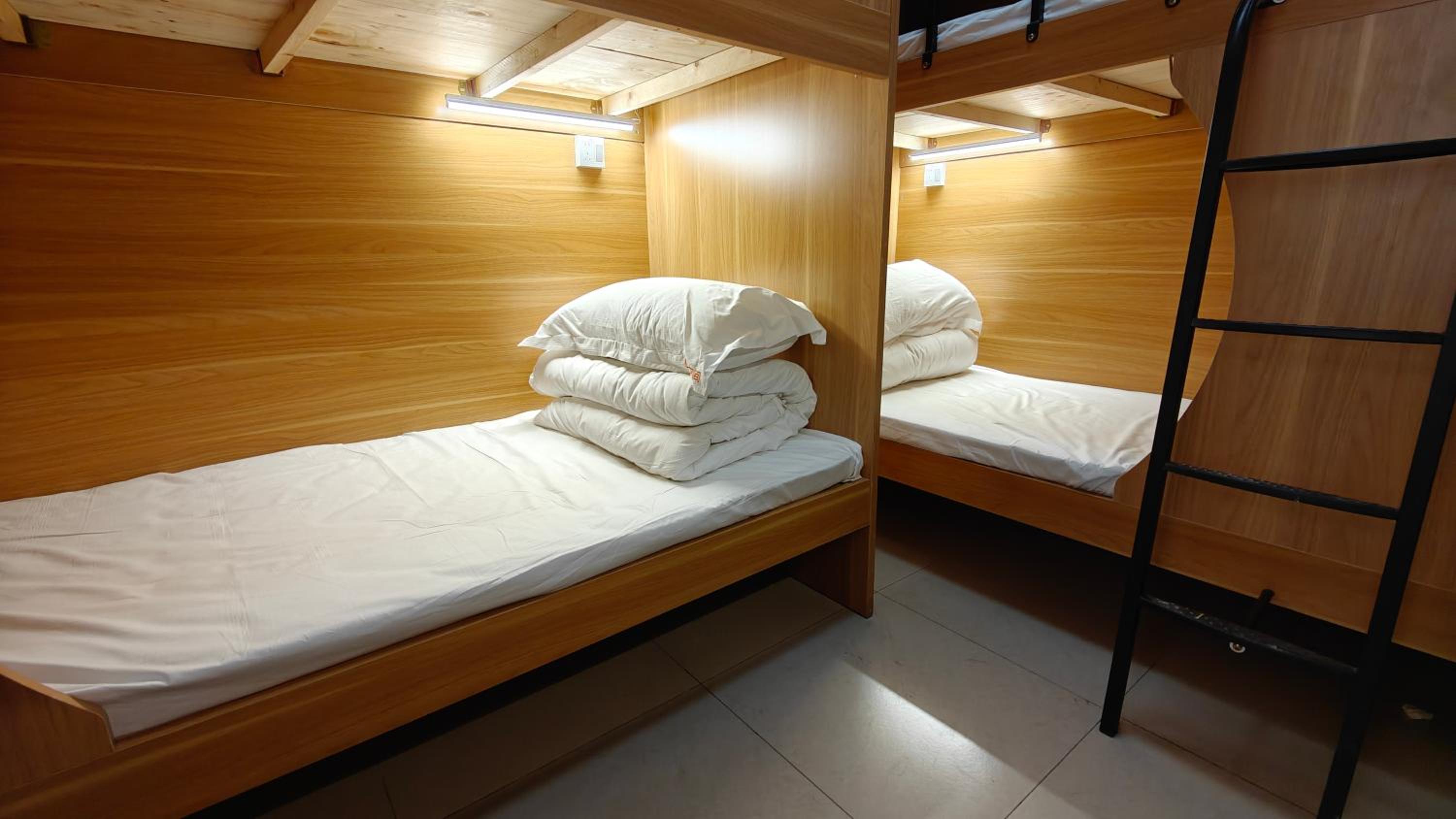 Single Bed in Dormitory Room photo 3