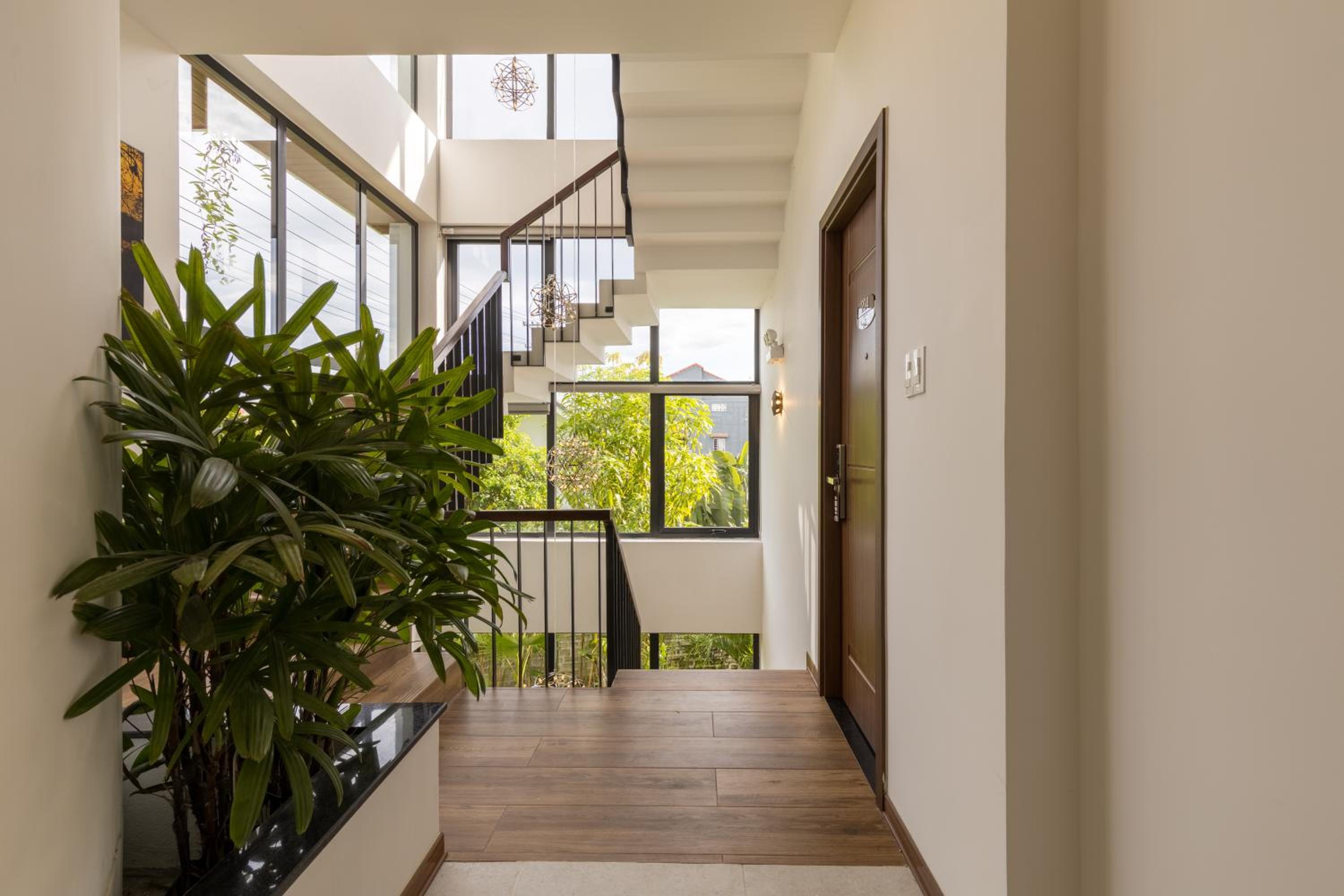 Deluxe Double Room with Balcony - Photo 7