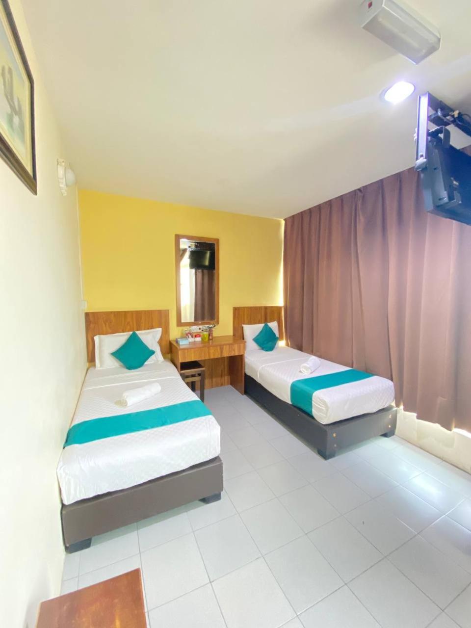 Deluxe Twin Room photo 3