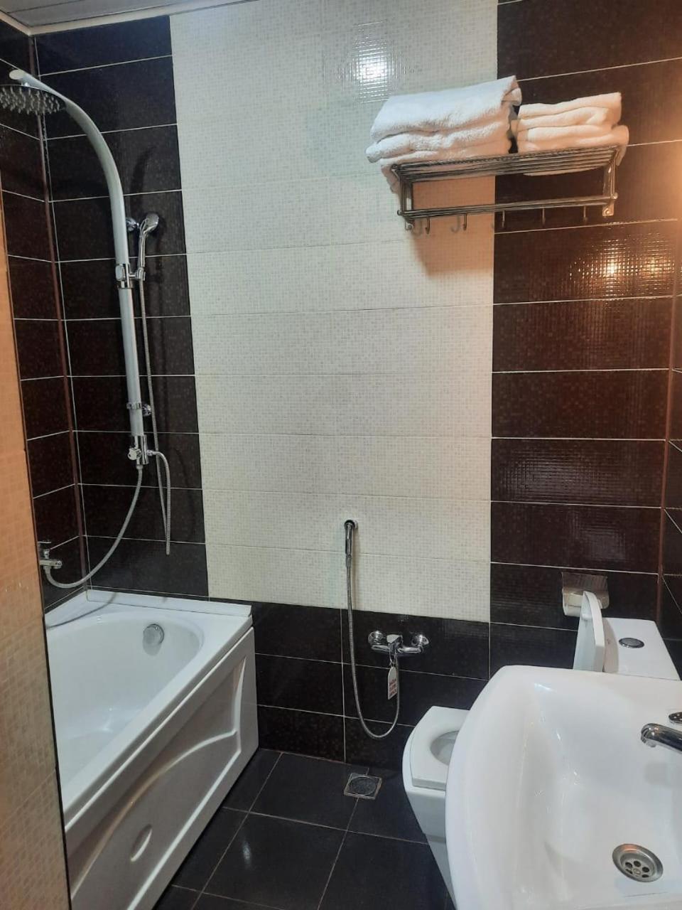 Quadruple Room with Shared Bathroom photo 3