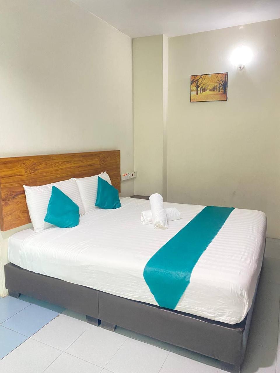 Deluxe King Room photo 2