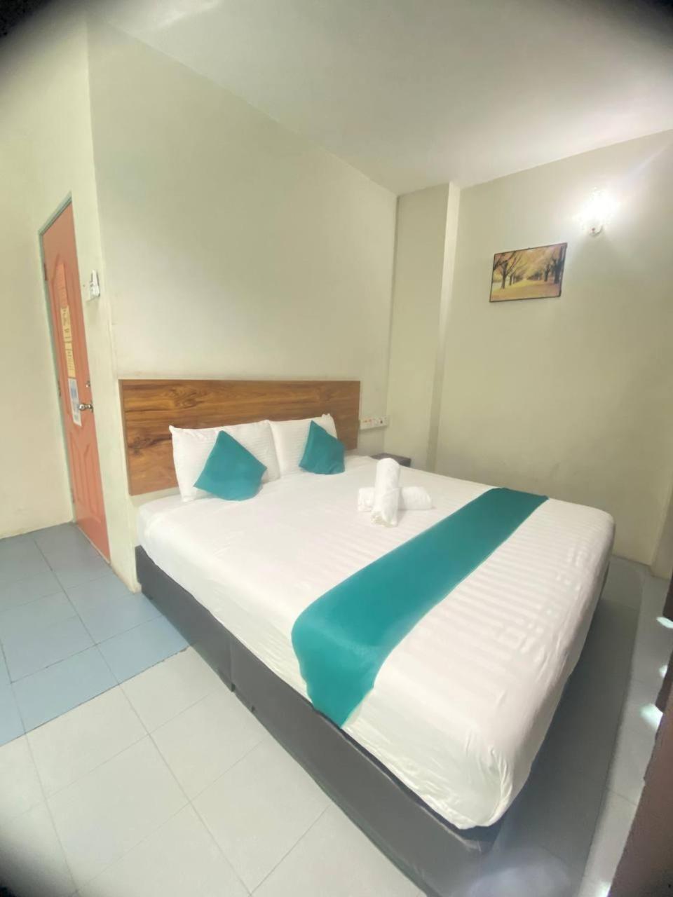 Deluxe King Room photo 3