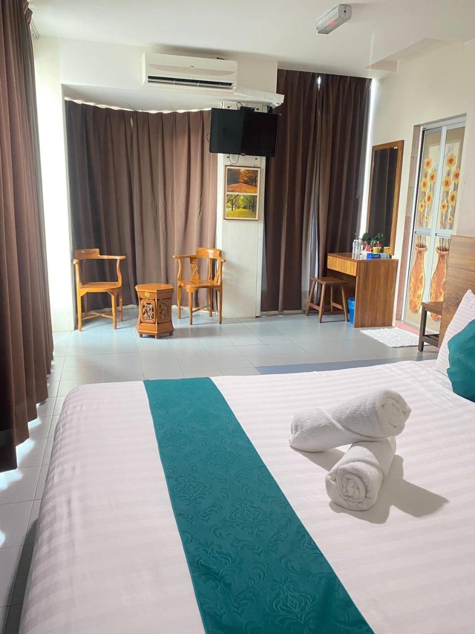 Deluxe King Room photo 1