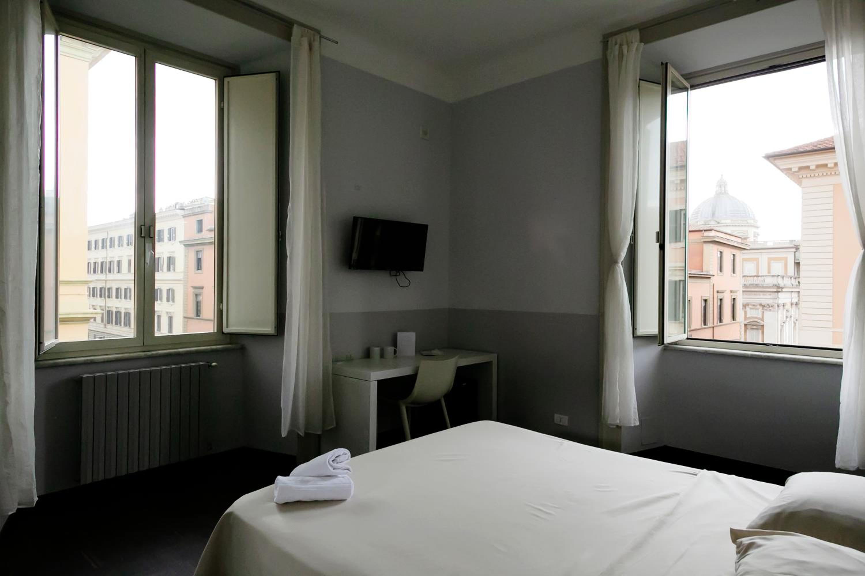 Double Room with Private Bathroom photo 3