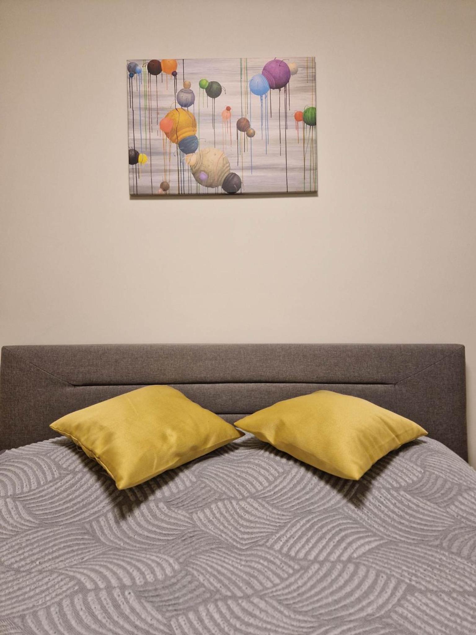 One-Bedroom Apartment photo 3