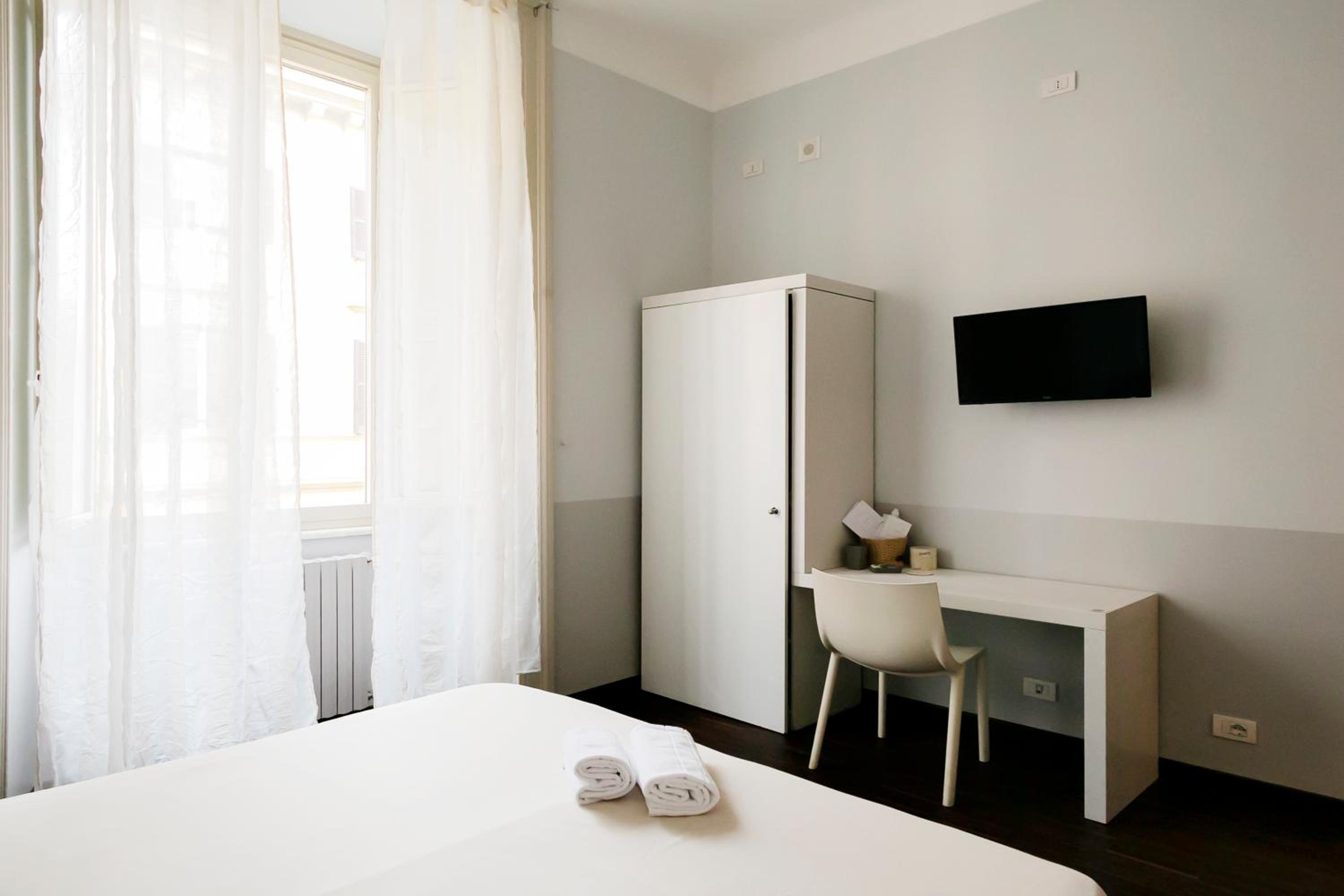 Double Room with Private Bathroom photo 2