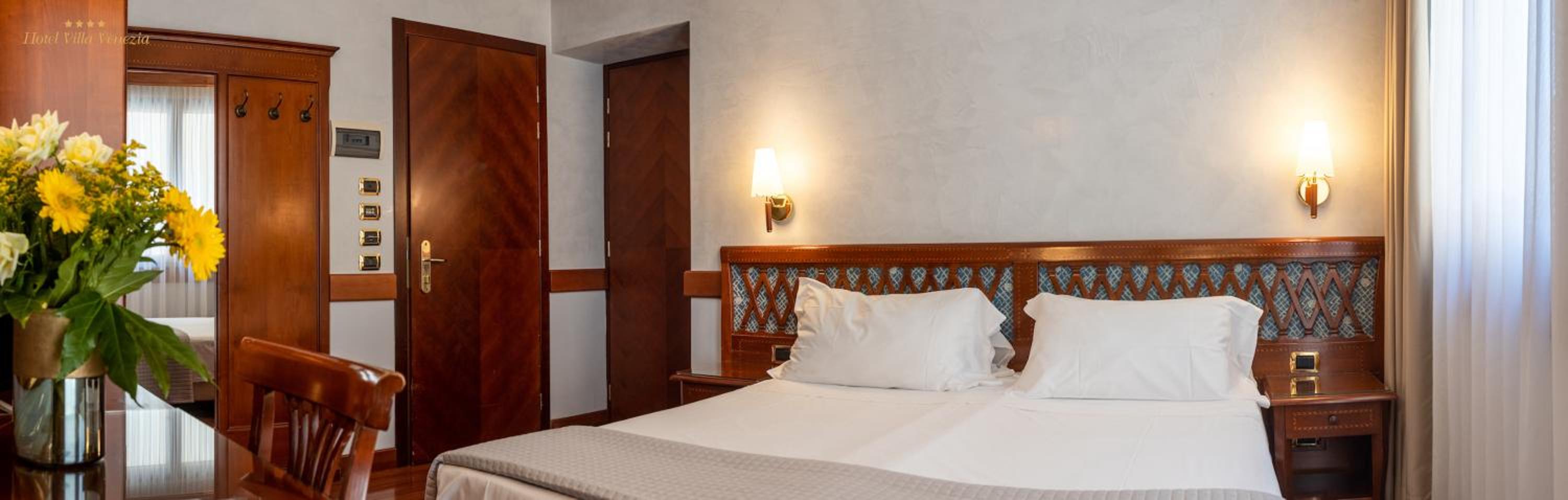 Double Room with Balcony photo 3