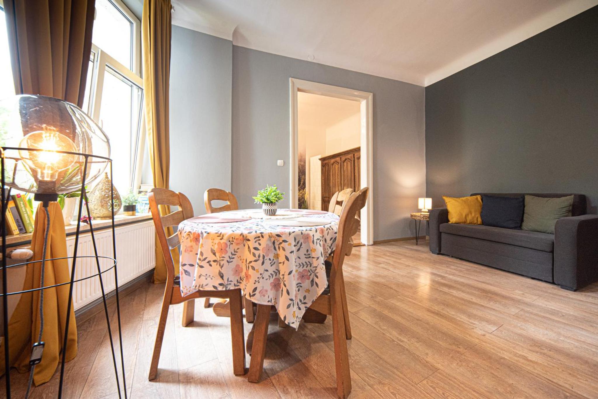 One-Bedroom Apartment - Photo 11