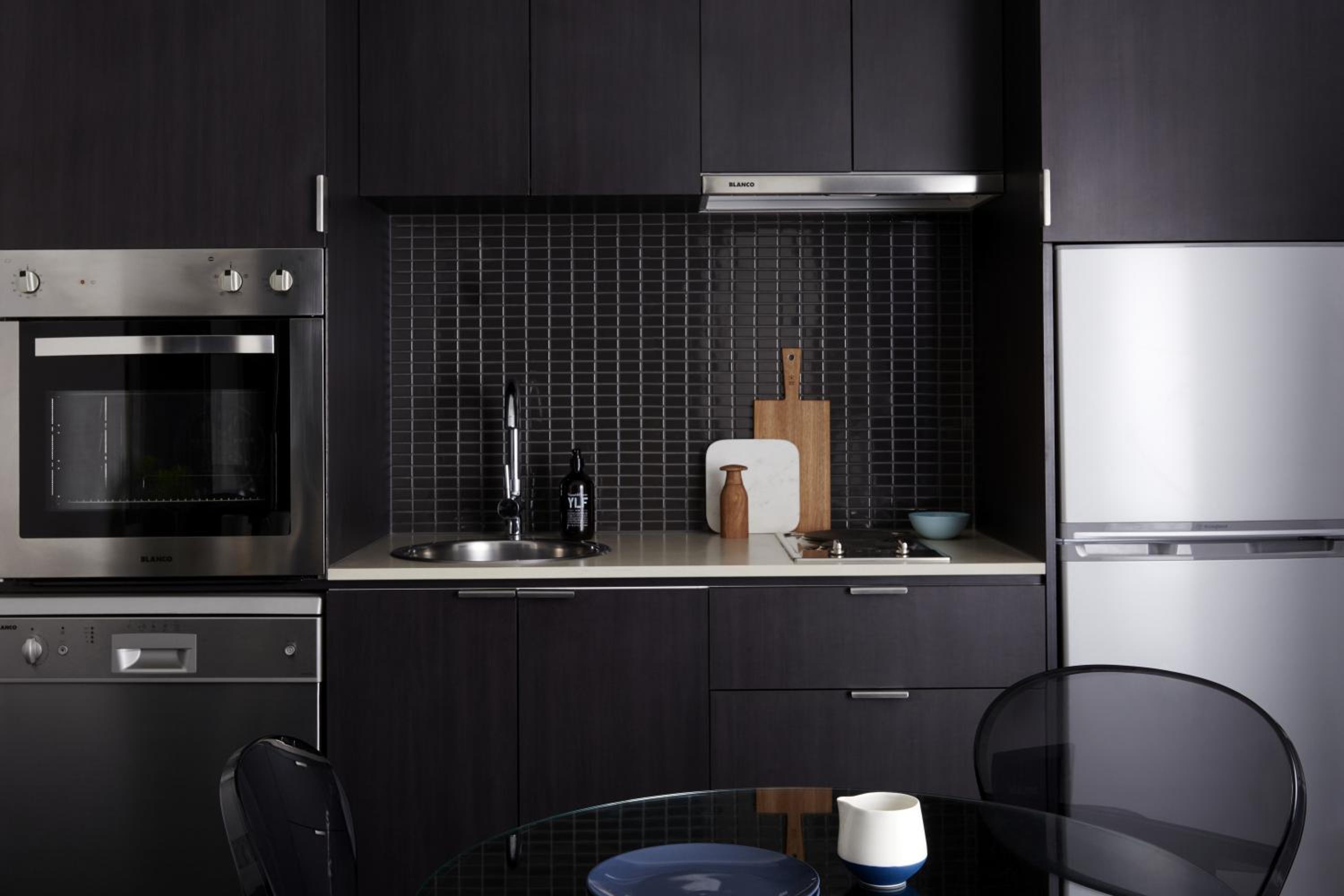 One Bedroom Apartment - Photo 3