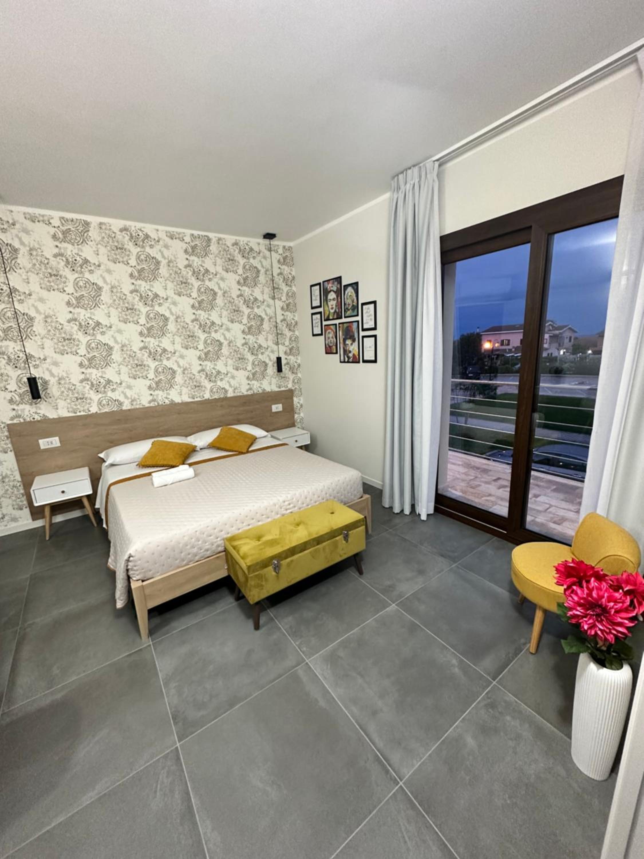 Deluxe Double Room with Balcony photo 2