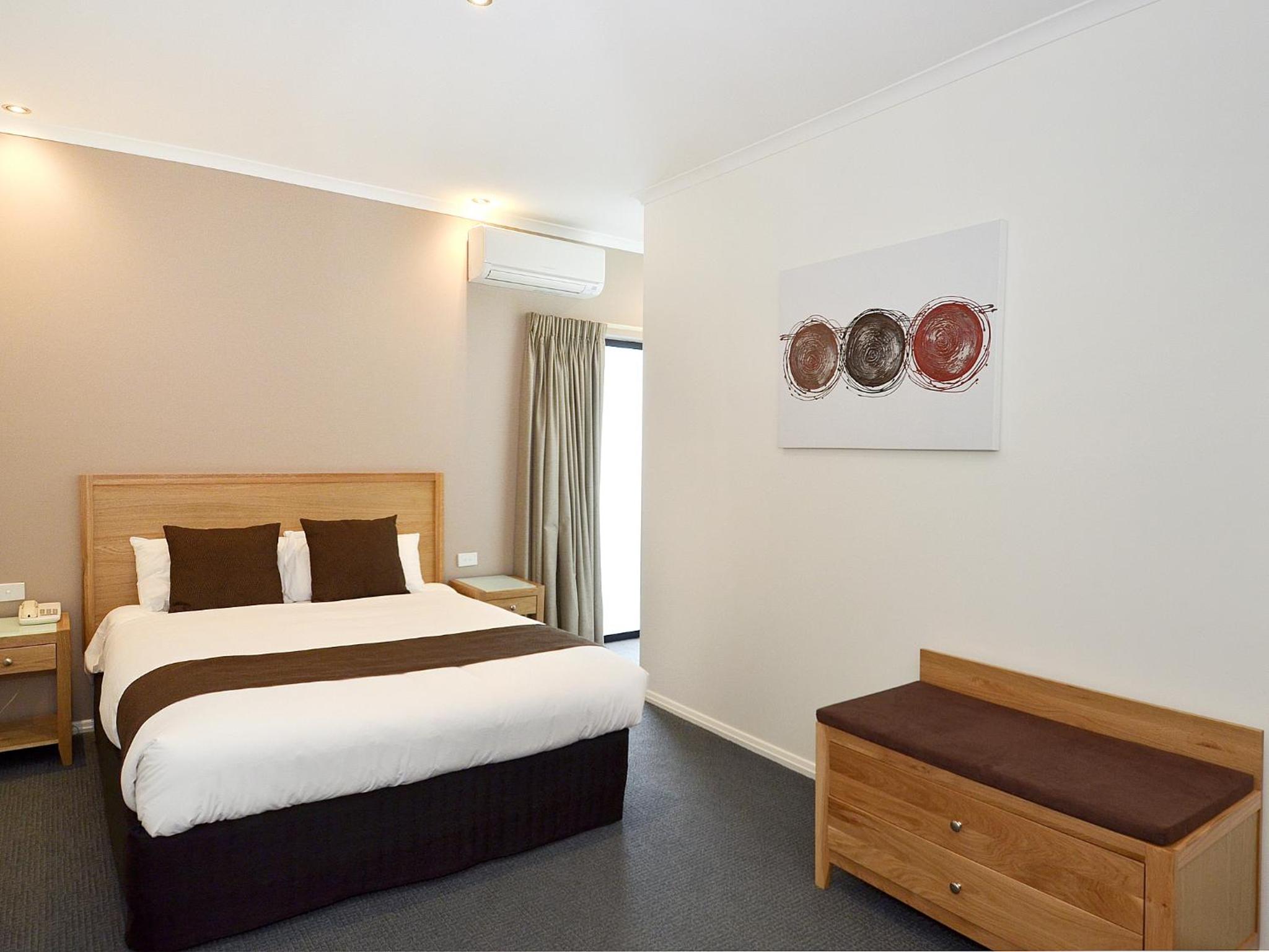 Standard Two-Bedroom Apartment - Photo 4