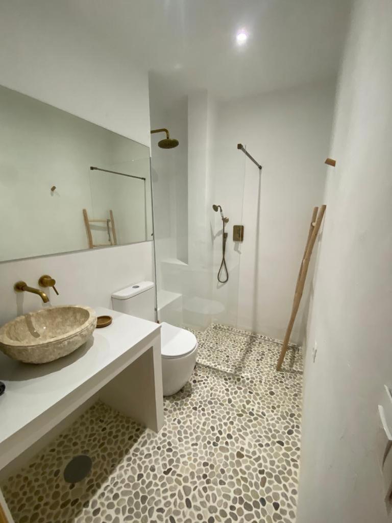 Double or Twin Room with Private Bathroom photo 2