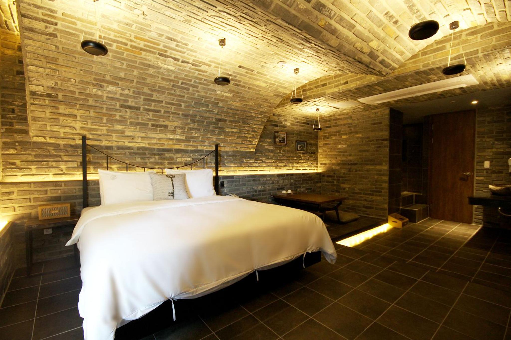 Double Room - Photo 10