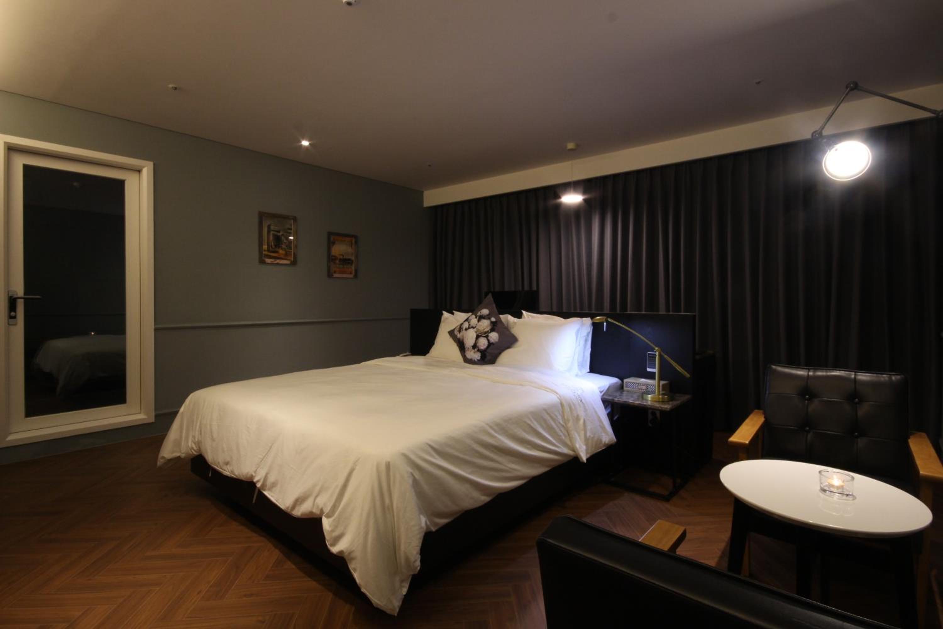 Double Room with Spa Bath photo 1