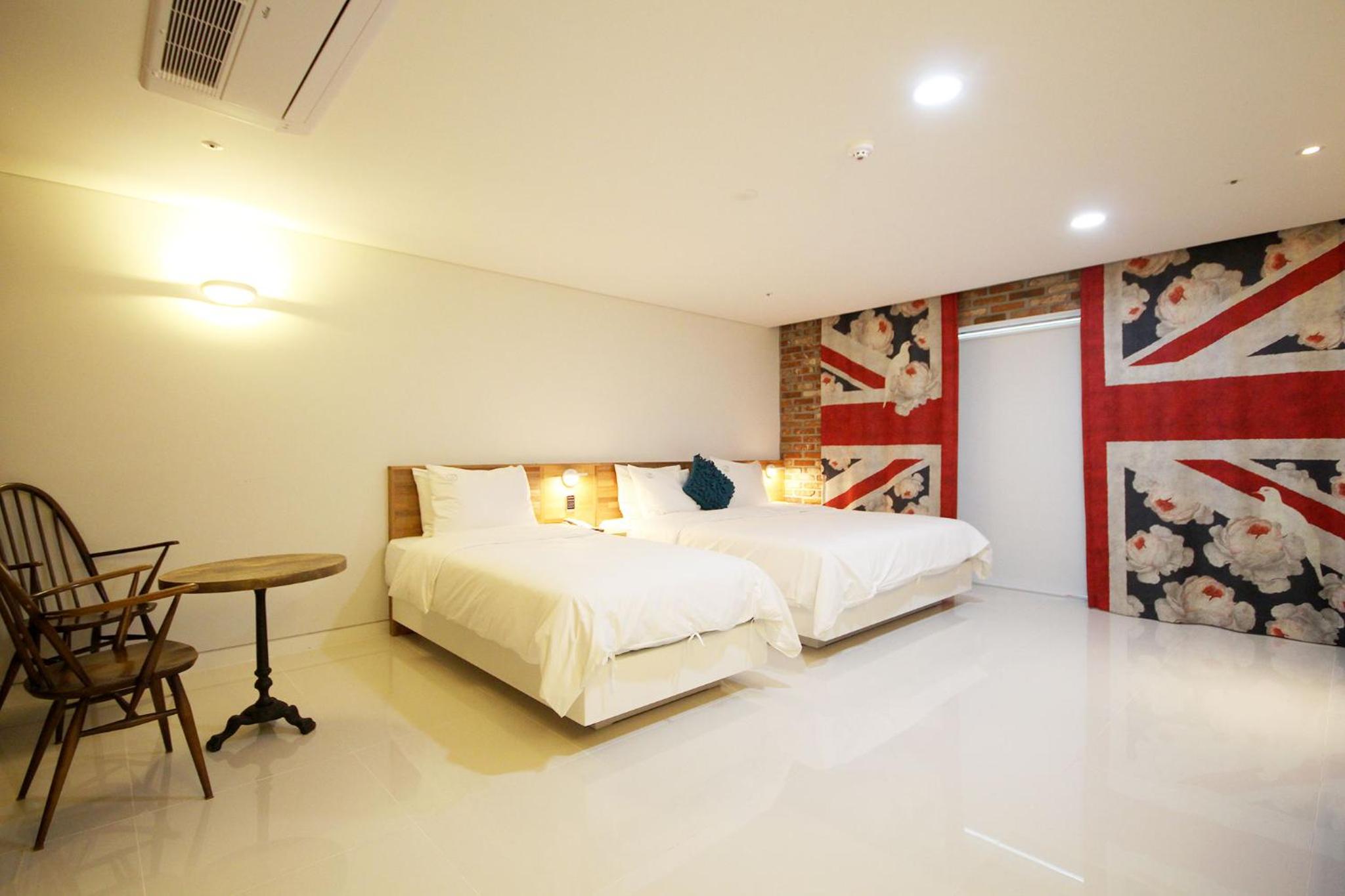Deluxe Twin Room photo 2