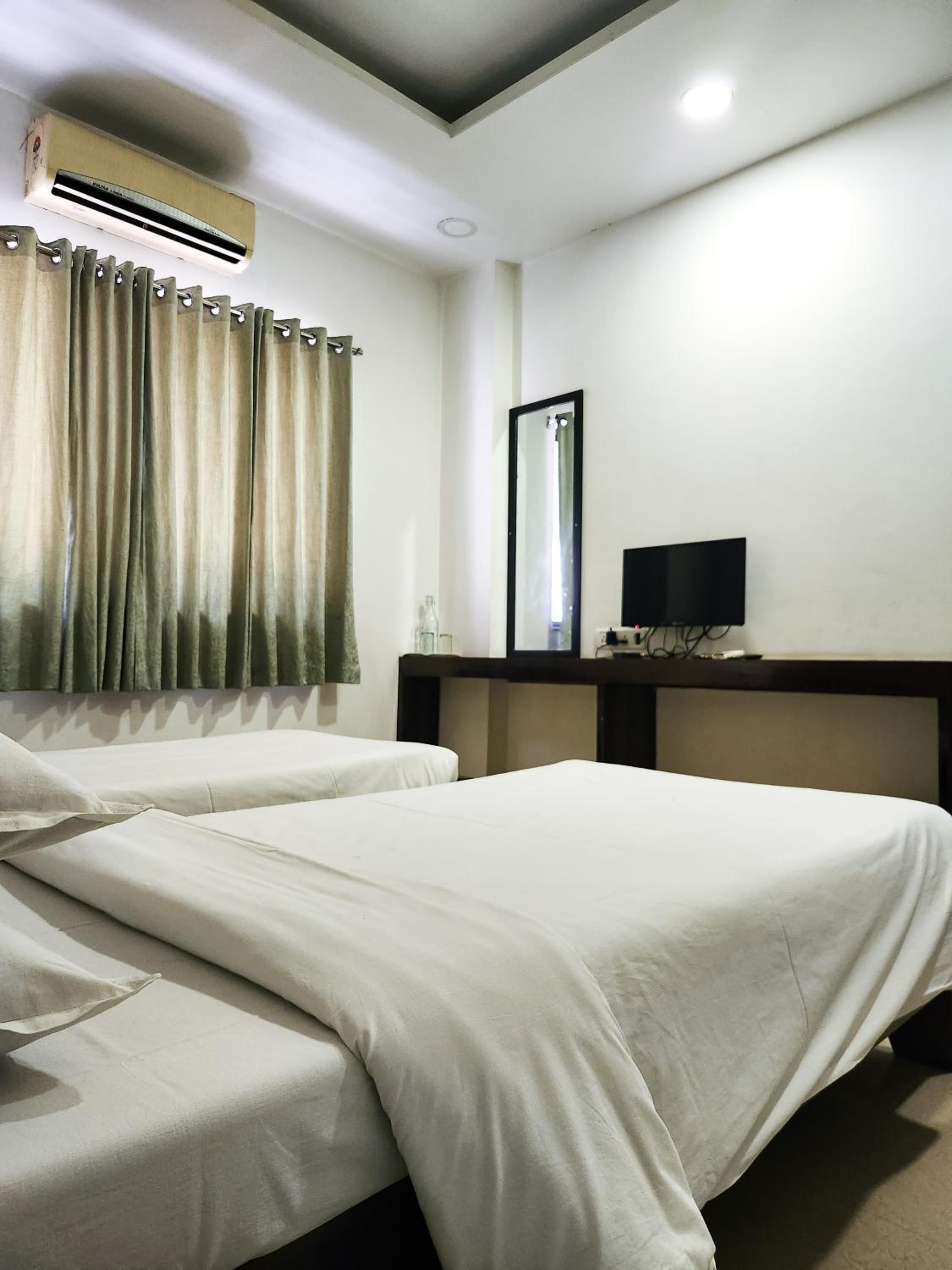 Standard Room - Photo 11