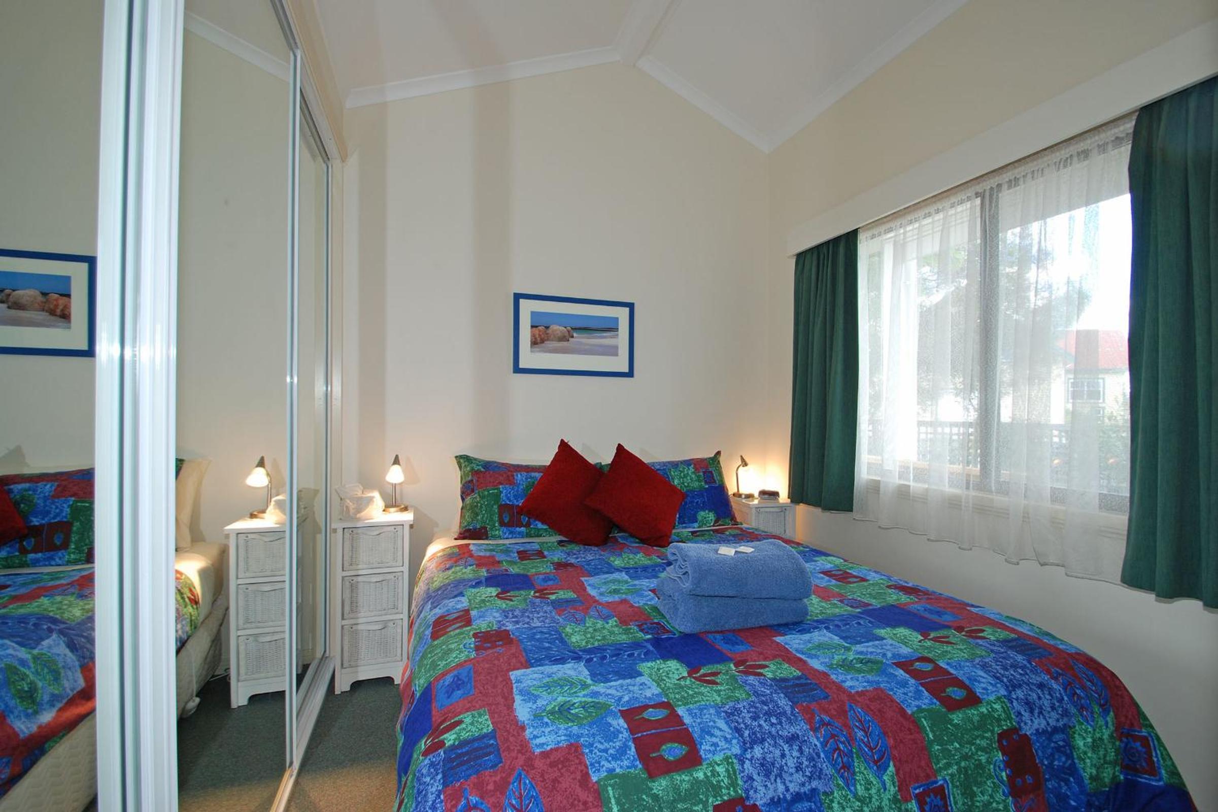 ExecutiveTwo-Bedroom Family Cabin photo 1