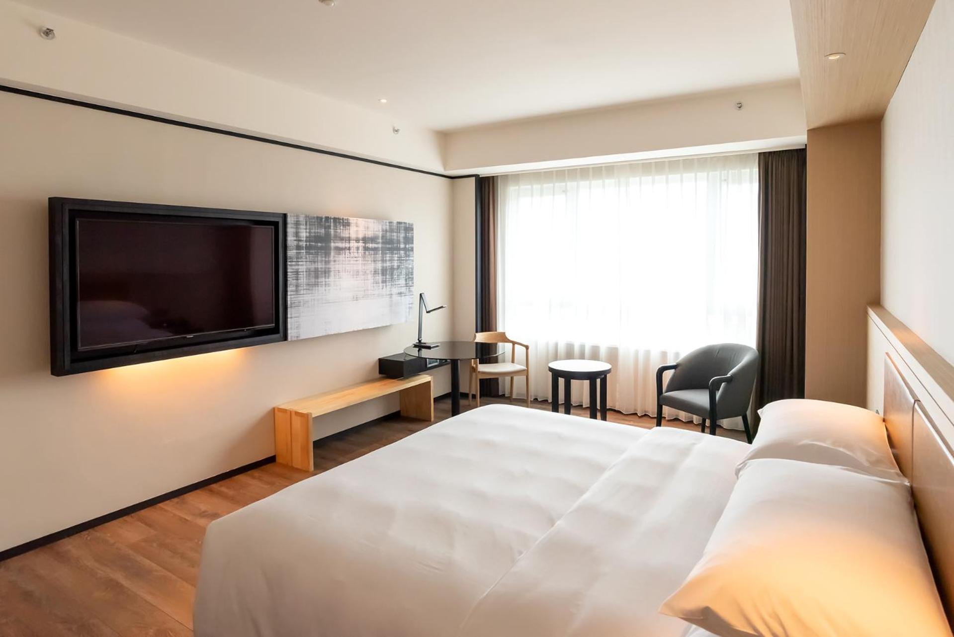 Deluxe King Room photo 2
