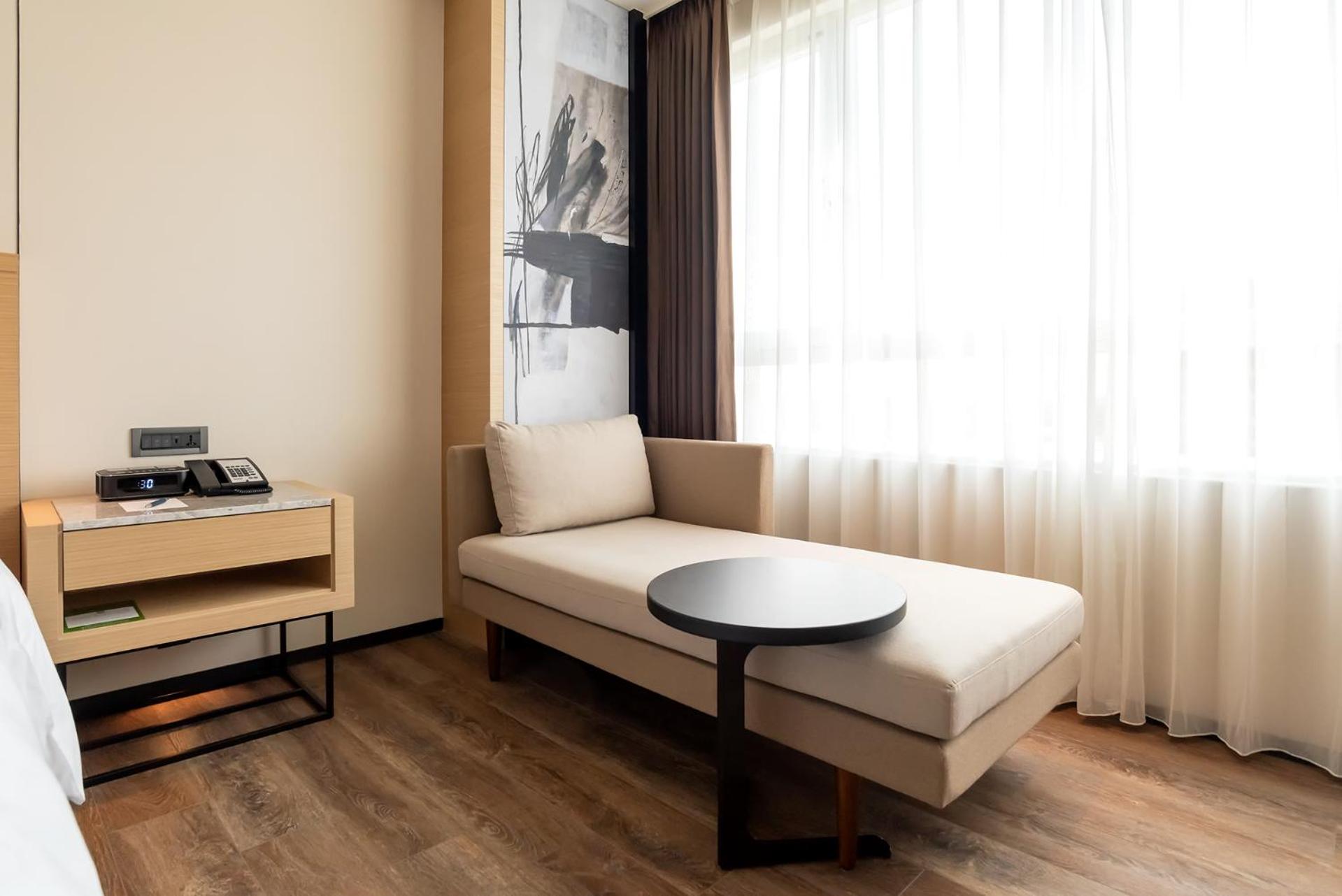 Executive King Room with Lounge Access photo 3