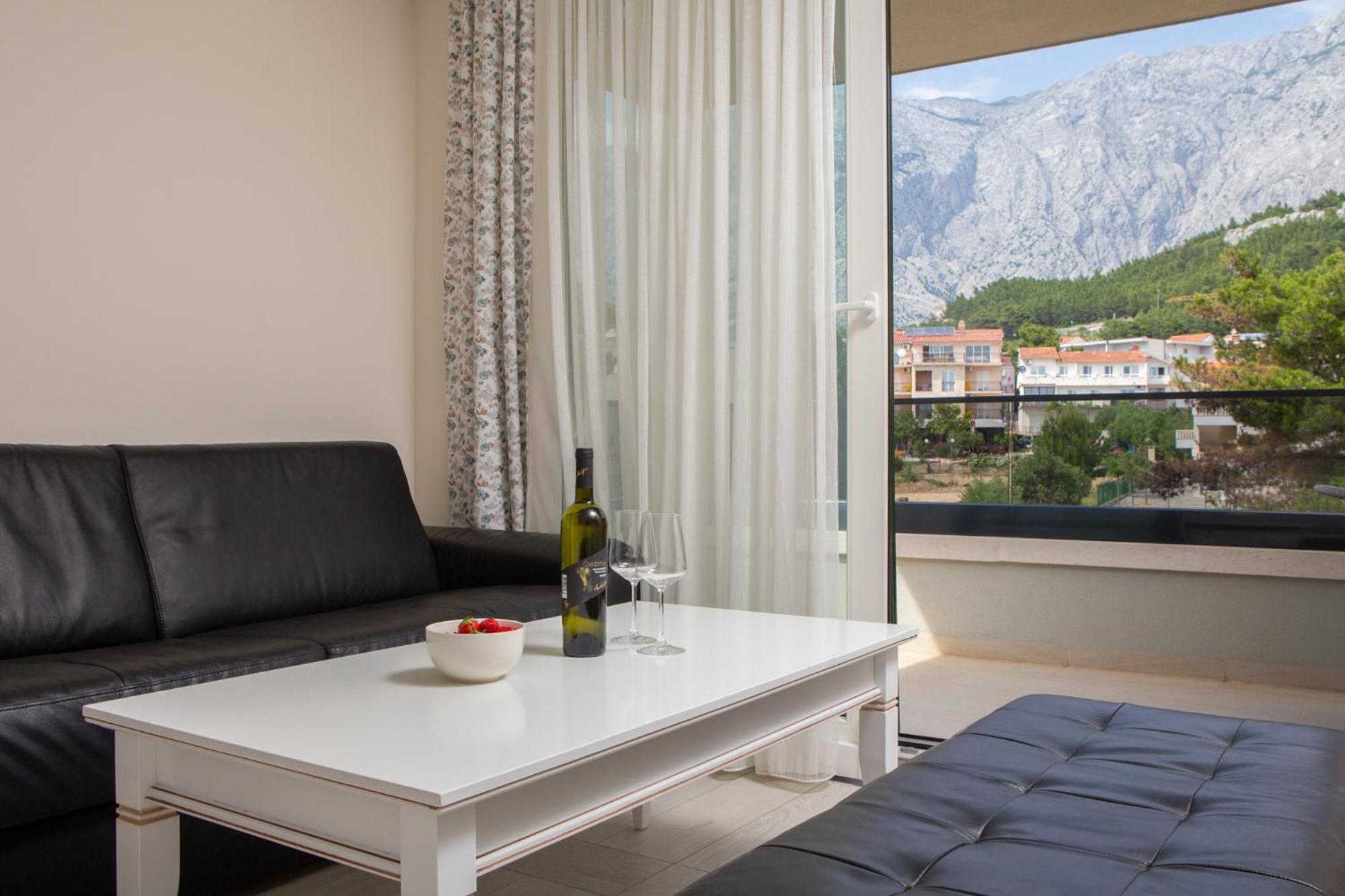 Apartment with Mountain View photo 3
