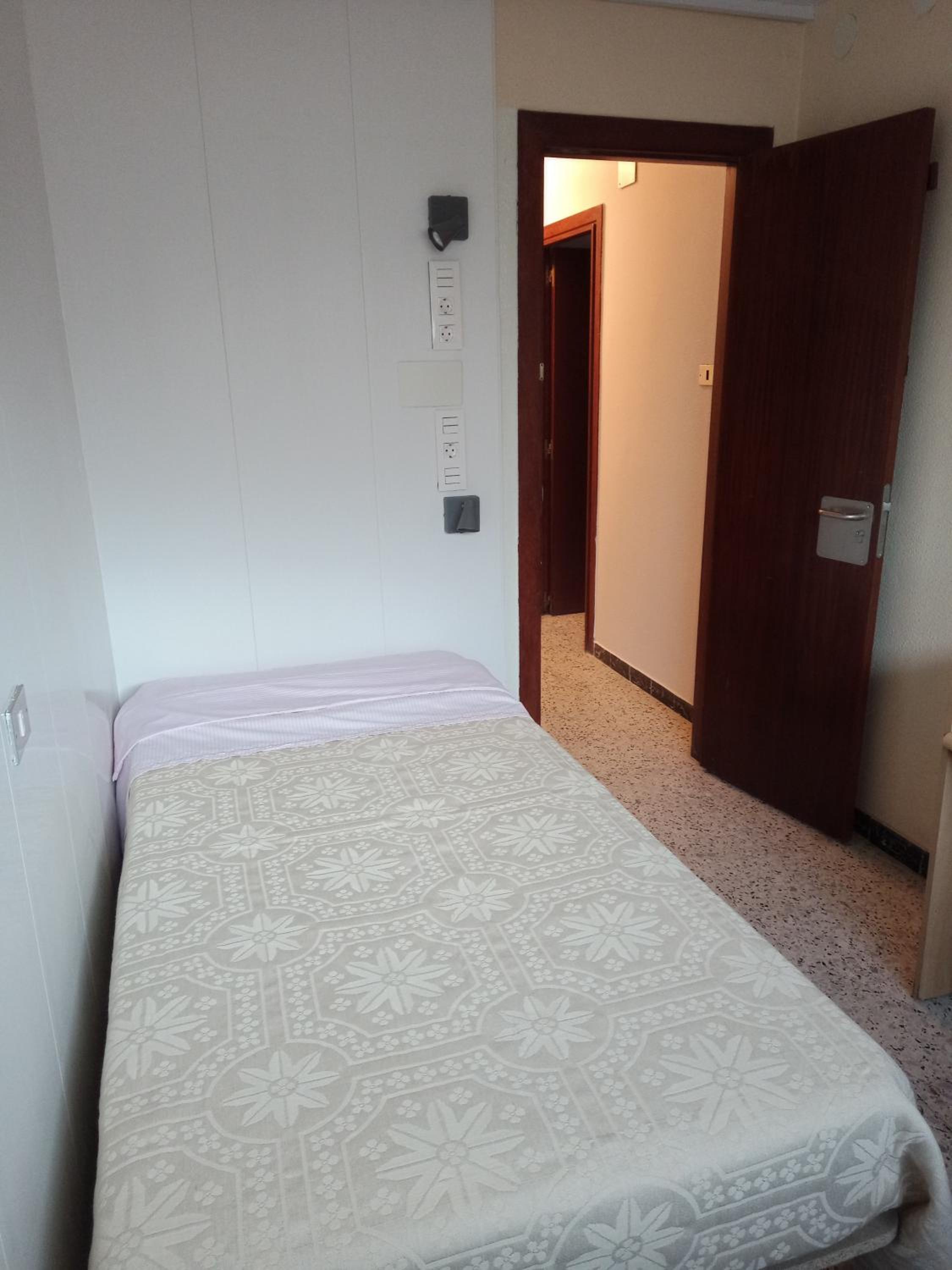 Habitación individual con baño privado