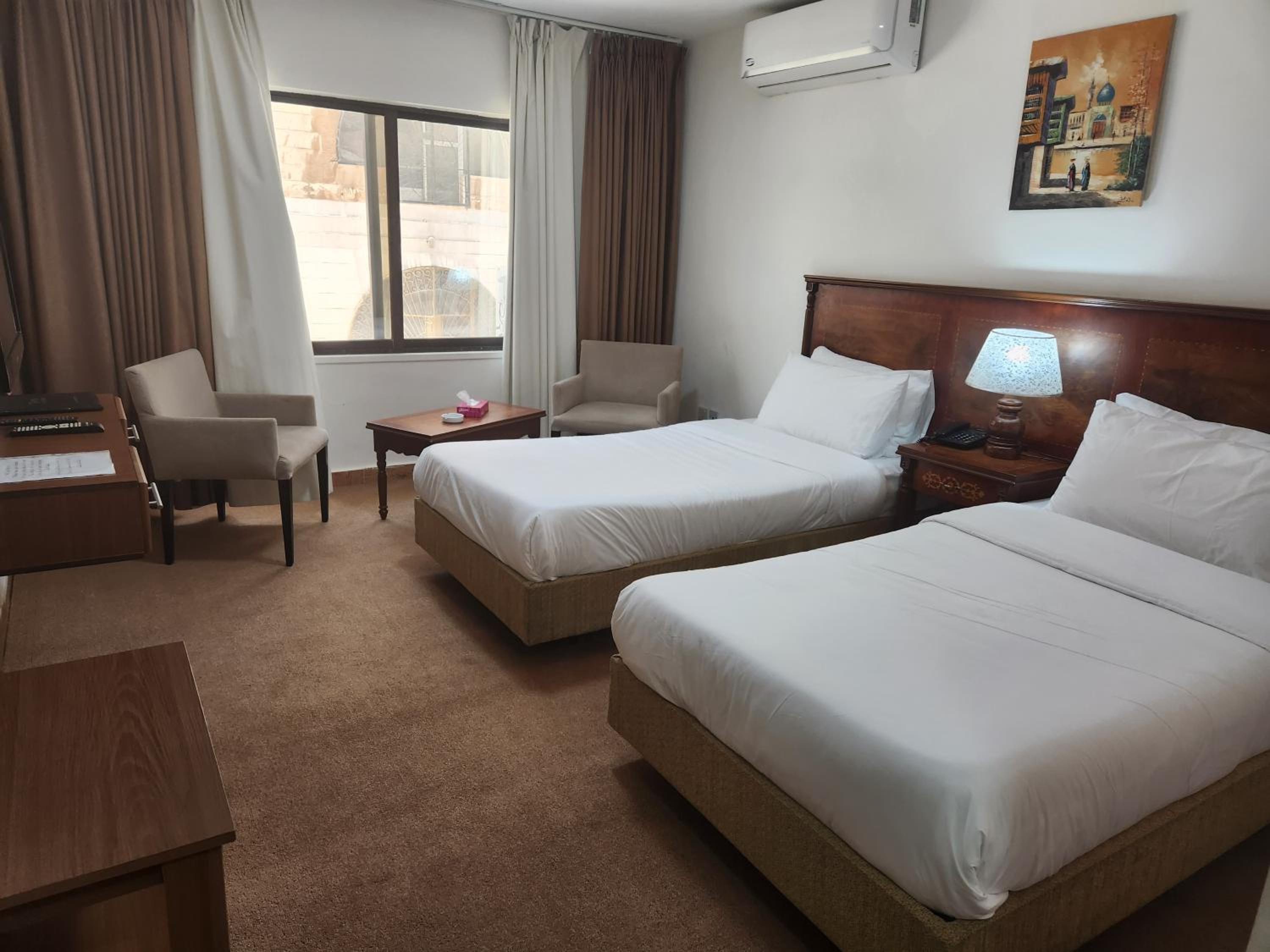 Deluxe Twin Room - Photo 2