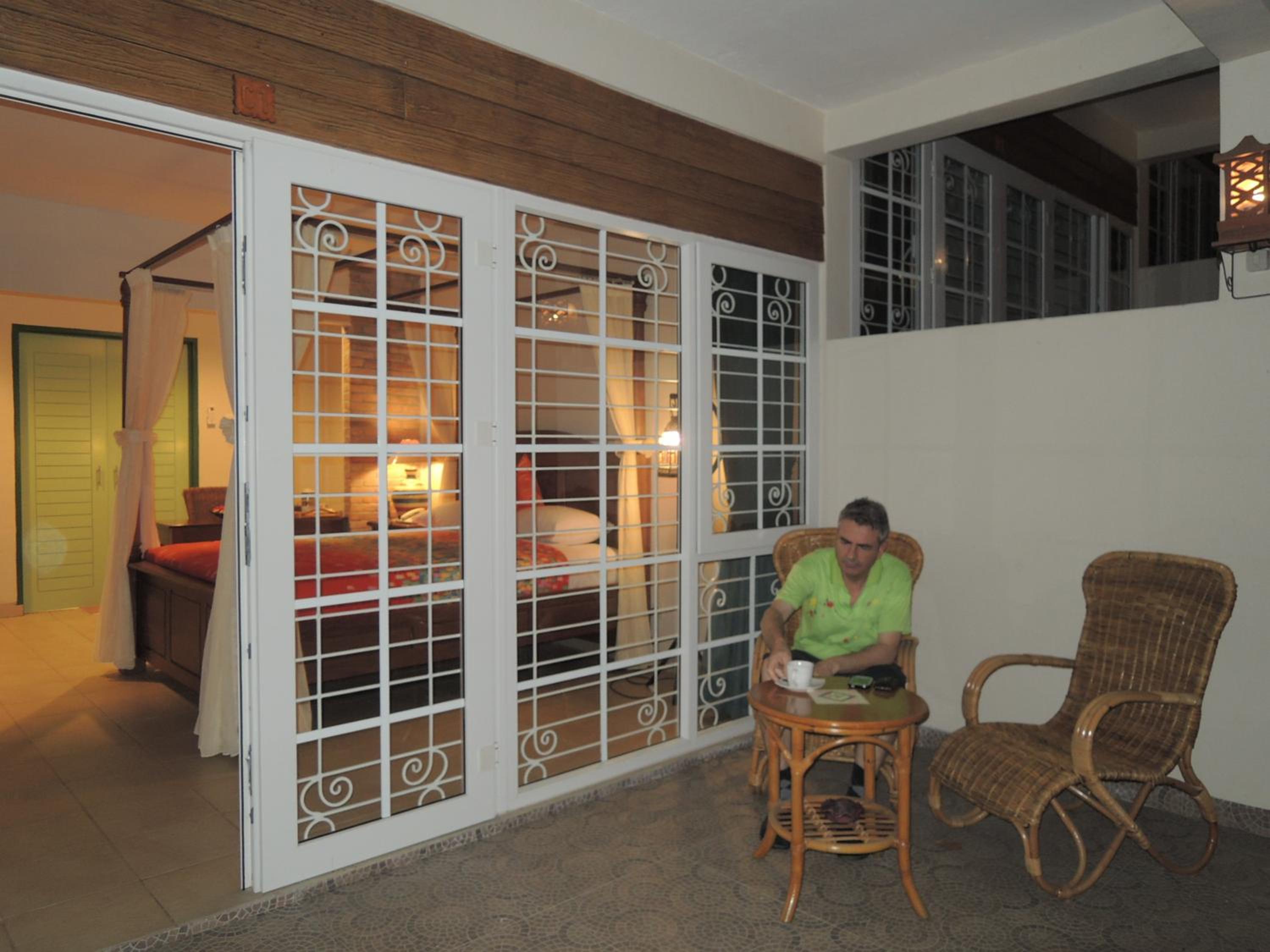 Honeymoon Suite - Photo 10