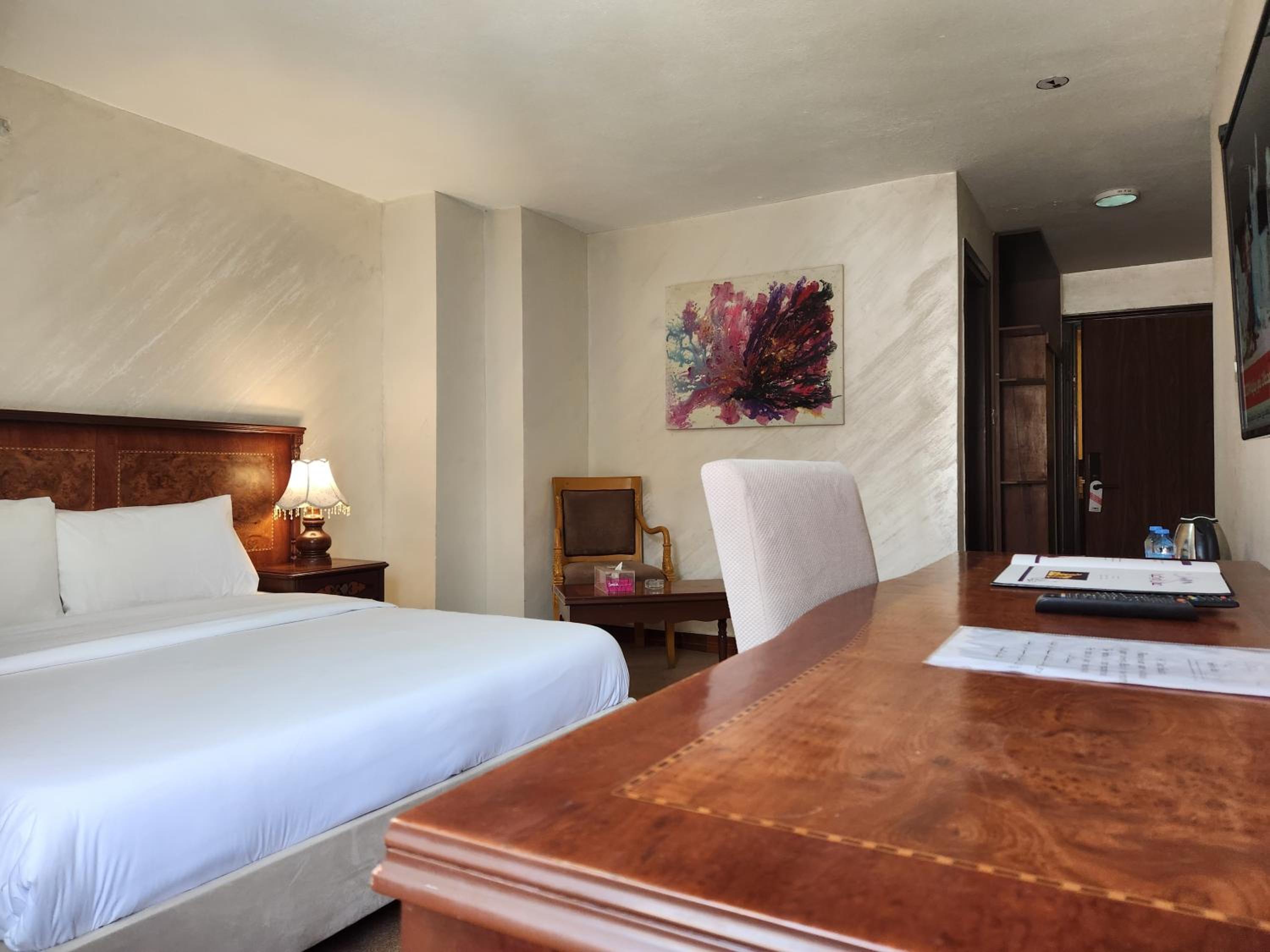 Deluxe Double Room - Photo 7