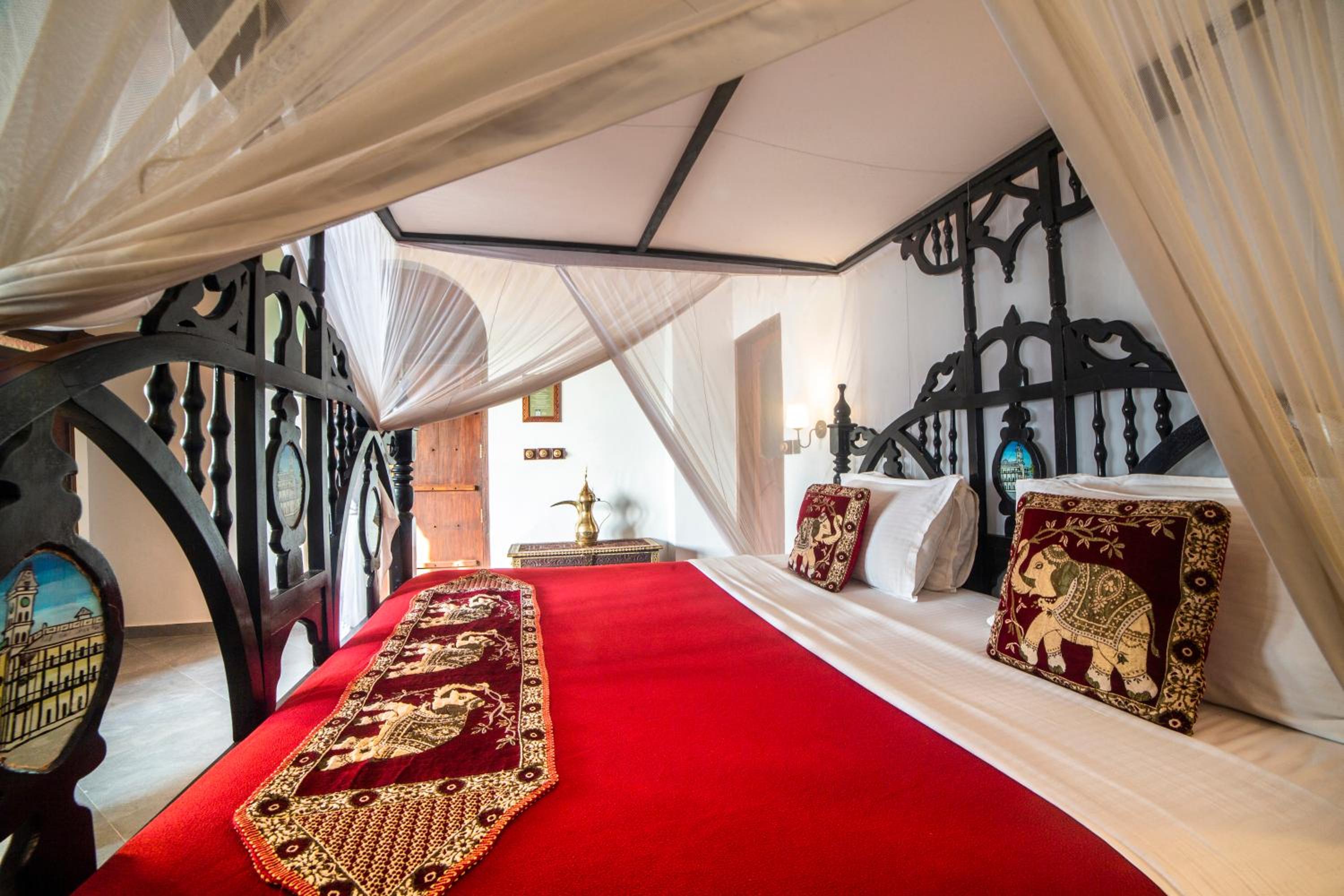 Deluxe Suite with Balcony & Beach View