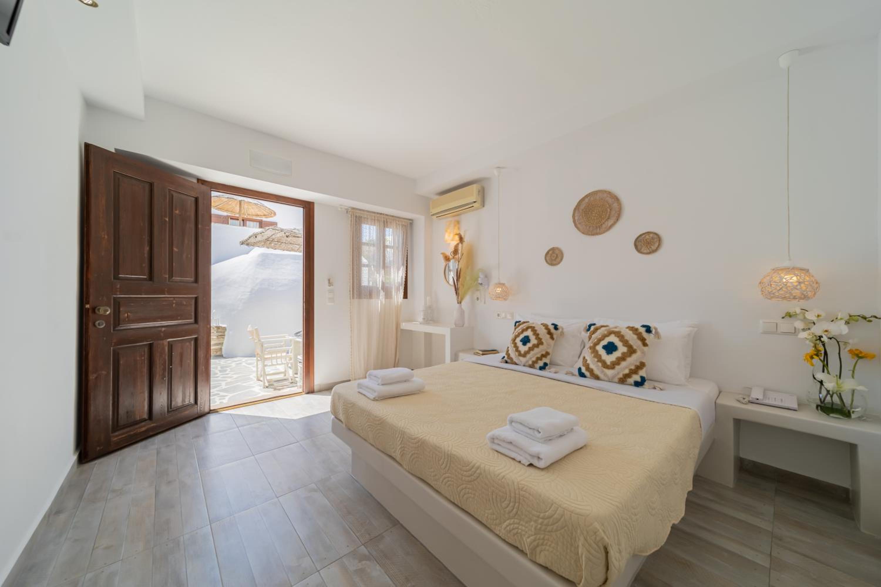 One-Bedroom Apartment with Pool View