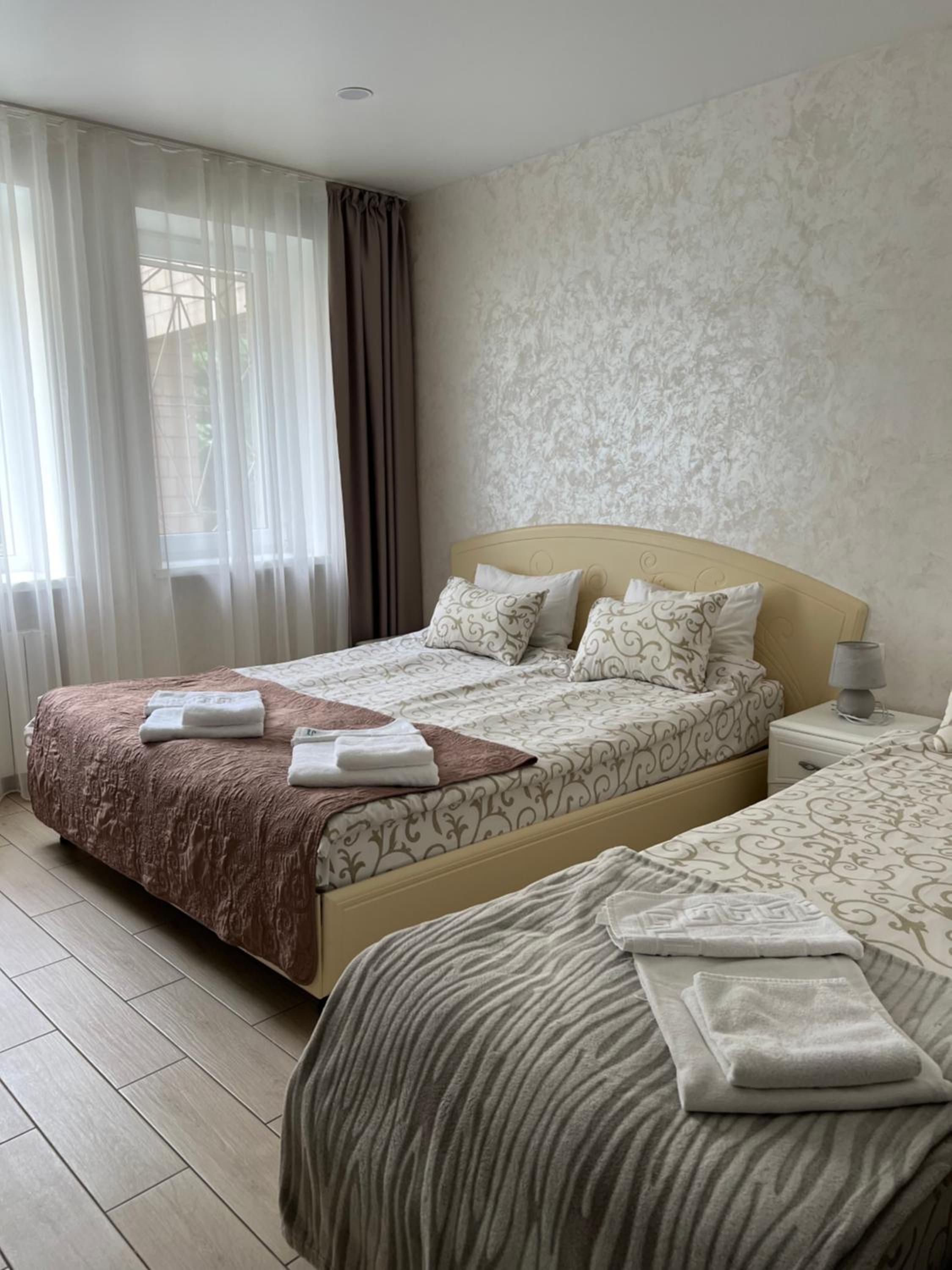 Superior Twin Room with two separate beds, with private bathroom and toilet