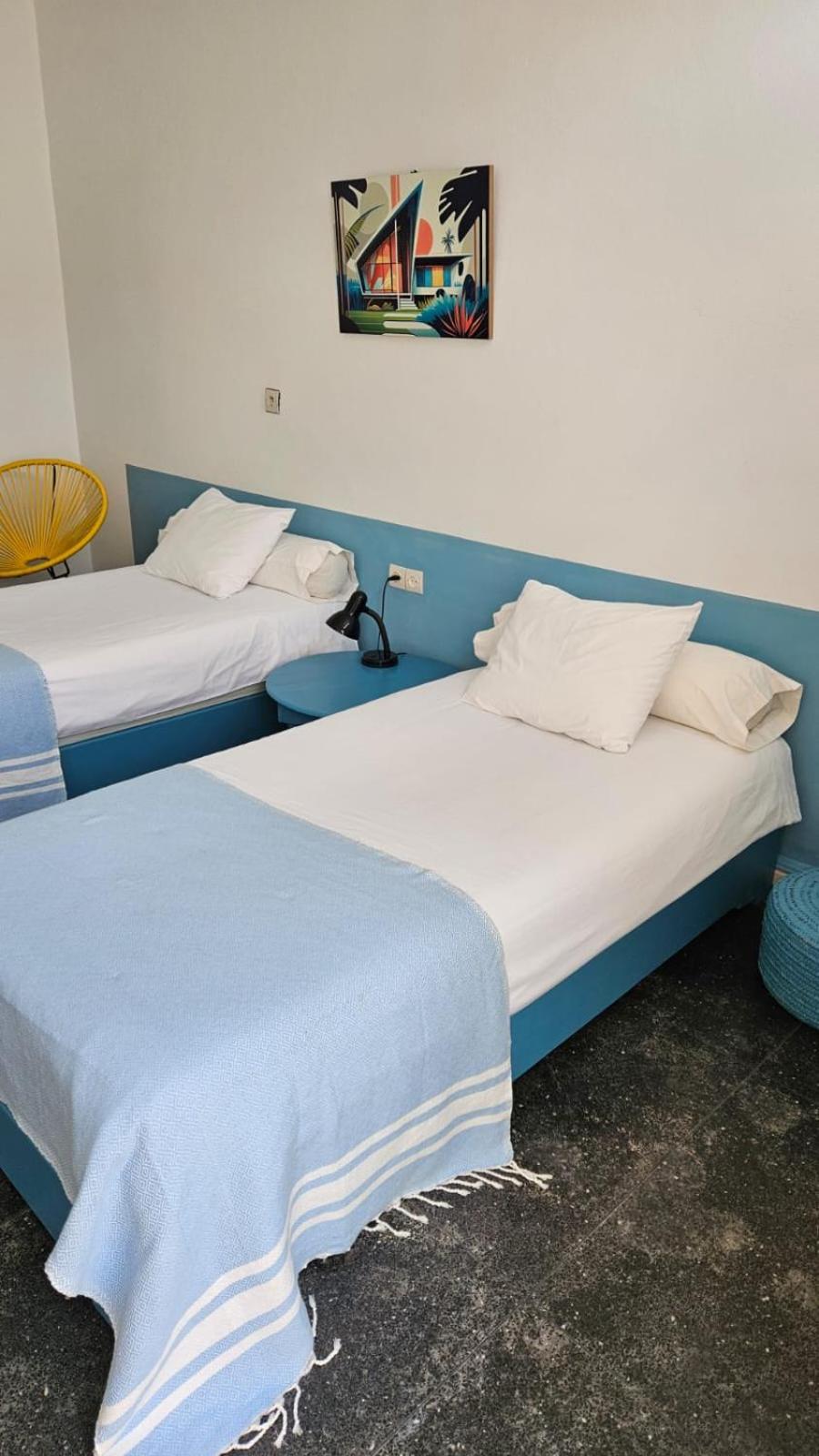 Twin Room - Photo 3
