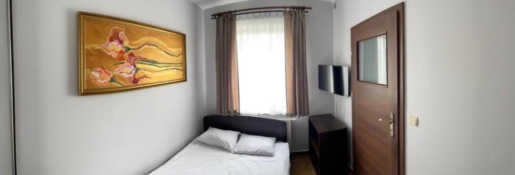 Double Room with Private Bathroom - Photo 5