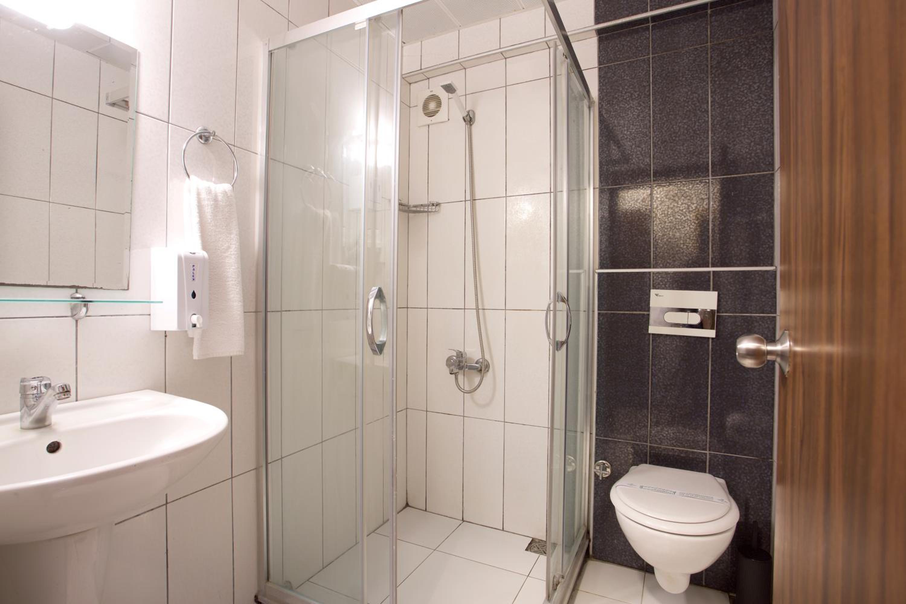 Budget Triple Room photo 3