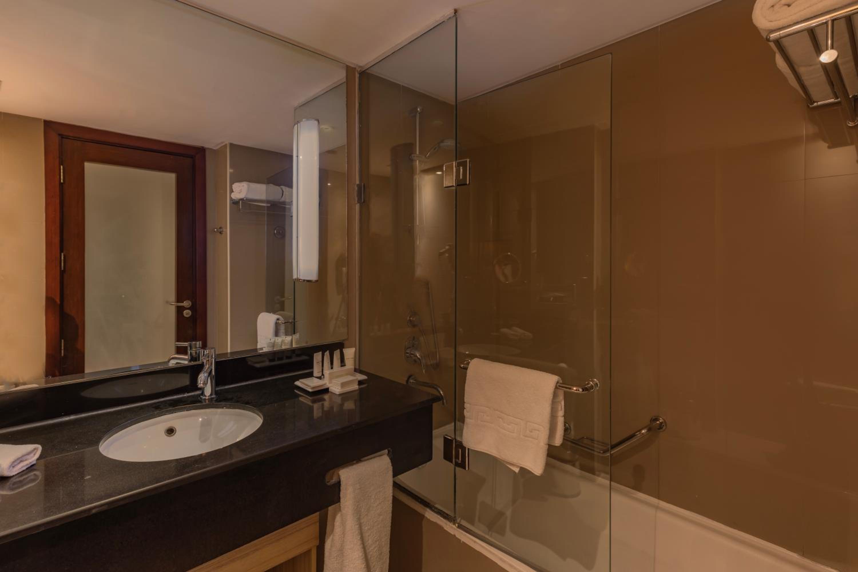 Superior Room thumbnail 6