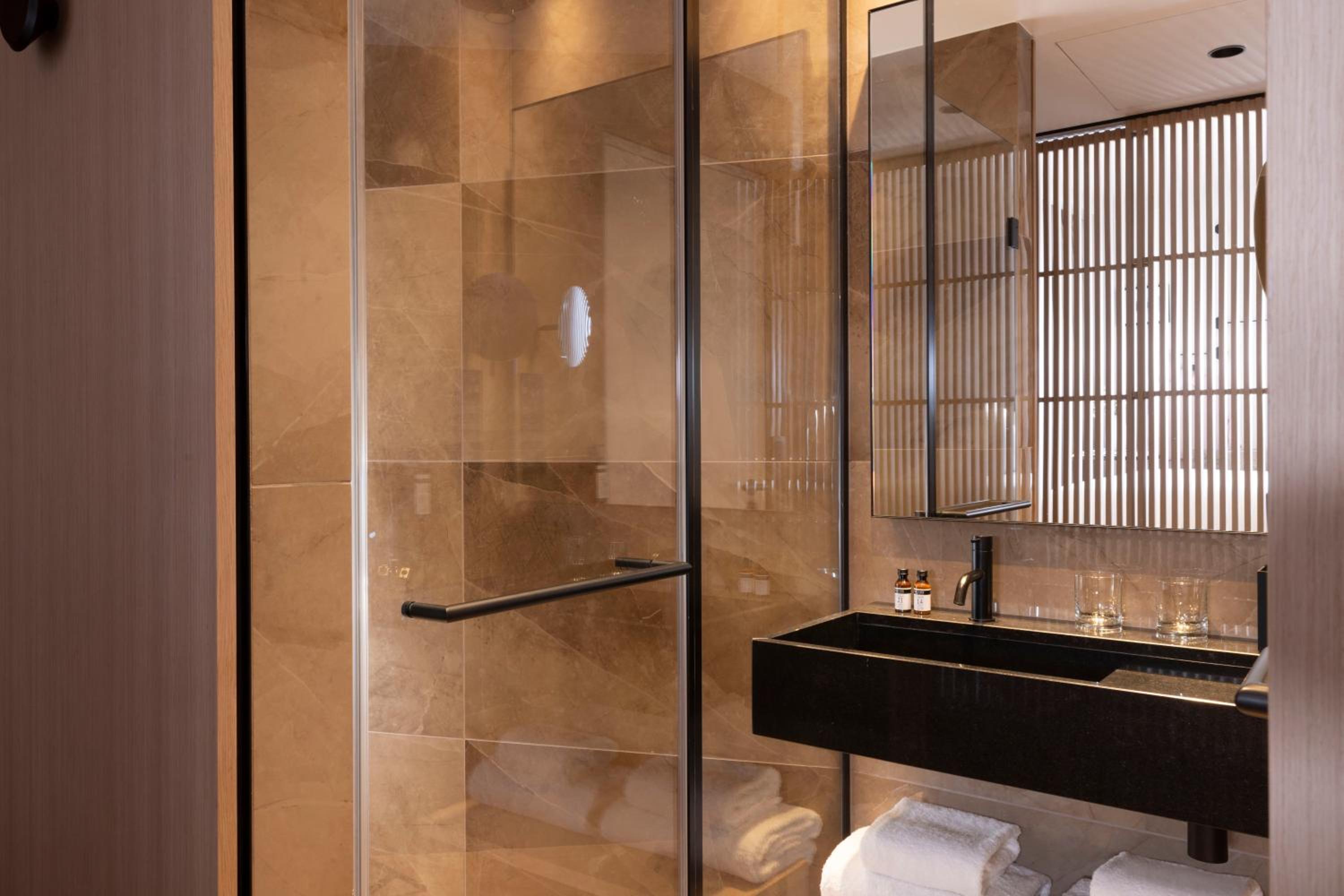 Superior Room with Terrace with Spa Access photo 3