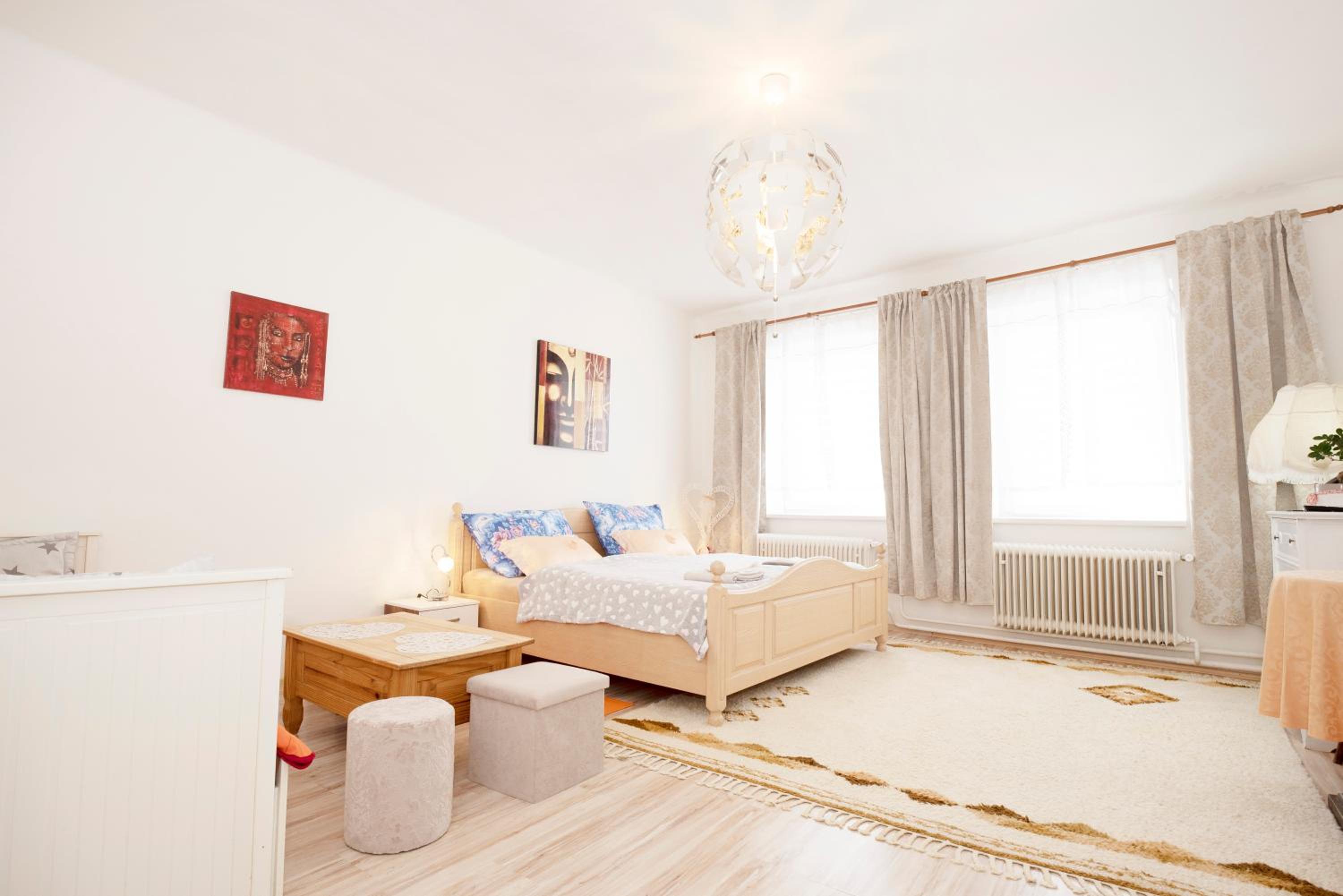 Two-Bedroom Apartment - Photo 2