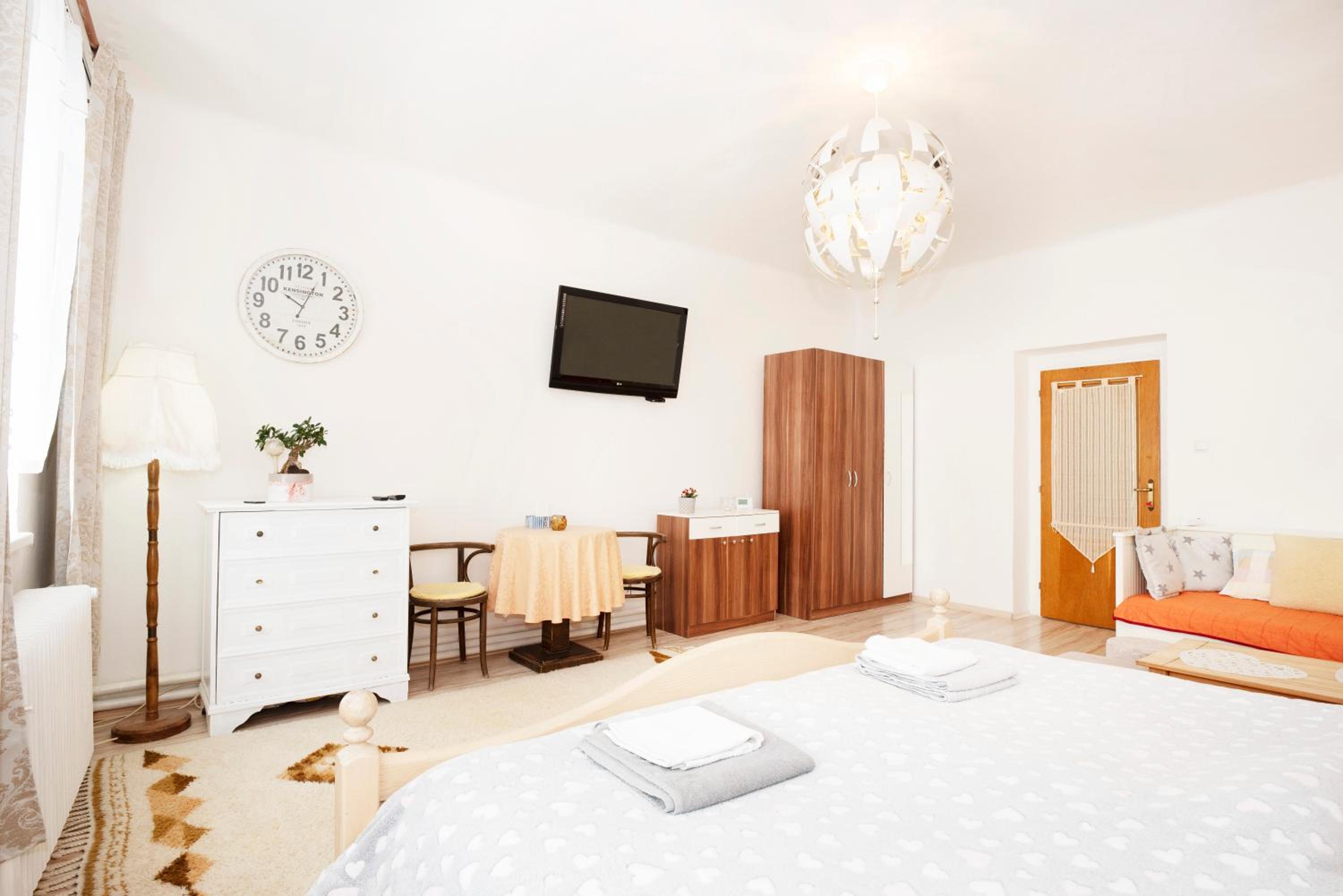 Two-Bedroom Apartment - Photo 3