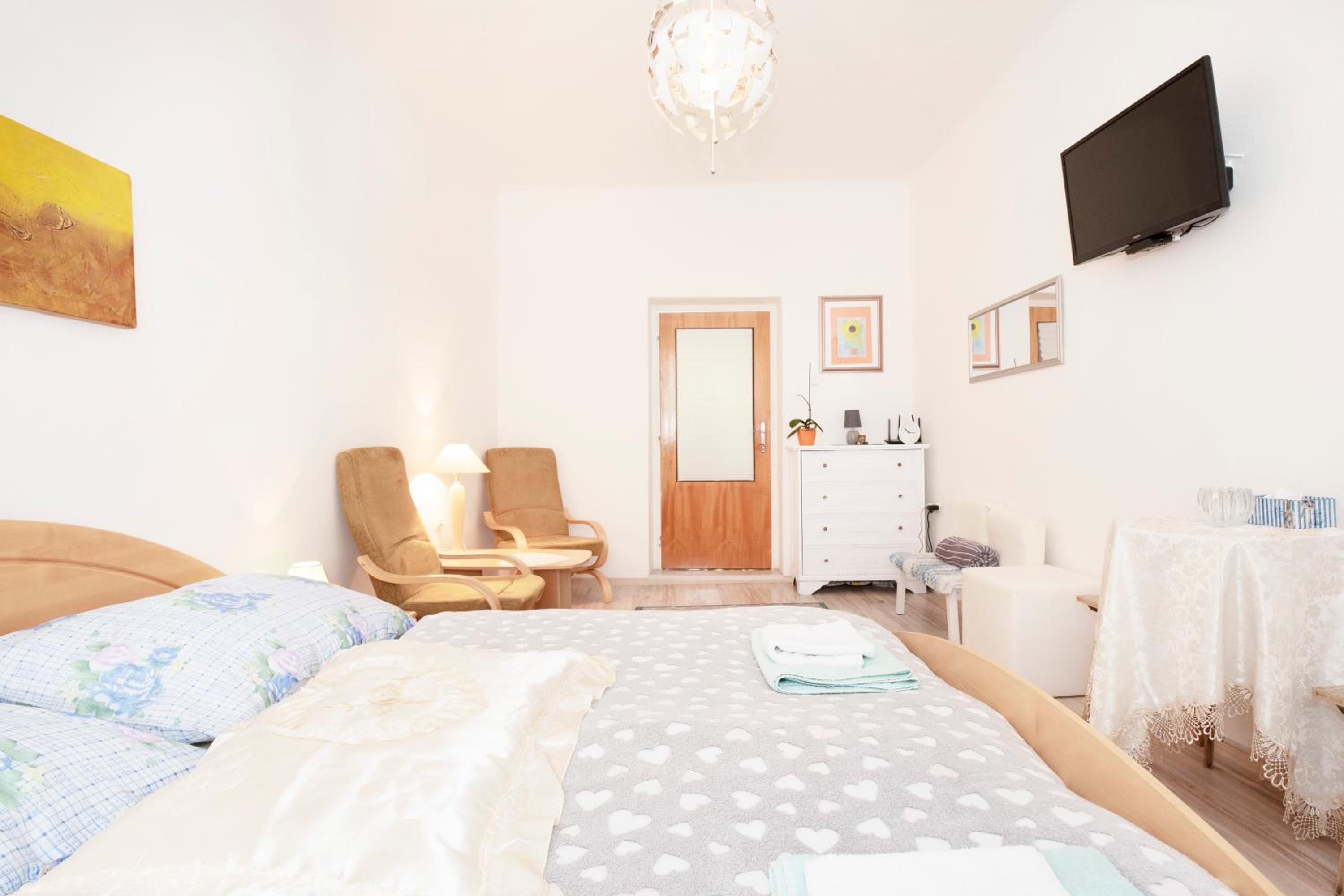 Two-Bedroom Apartment - Photo 6